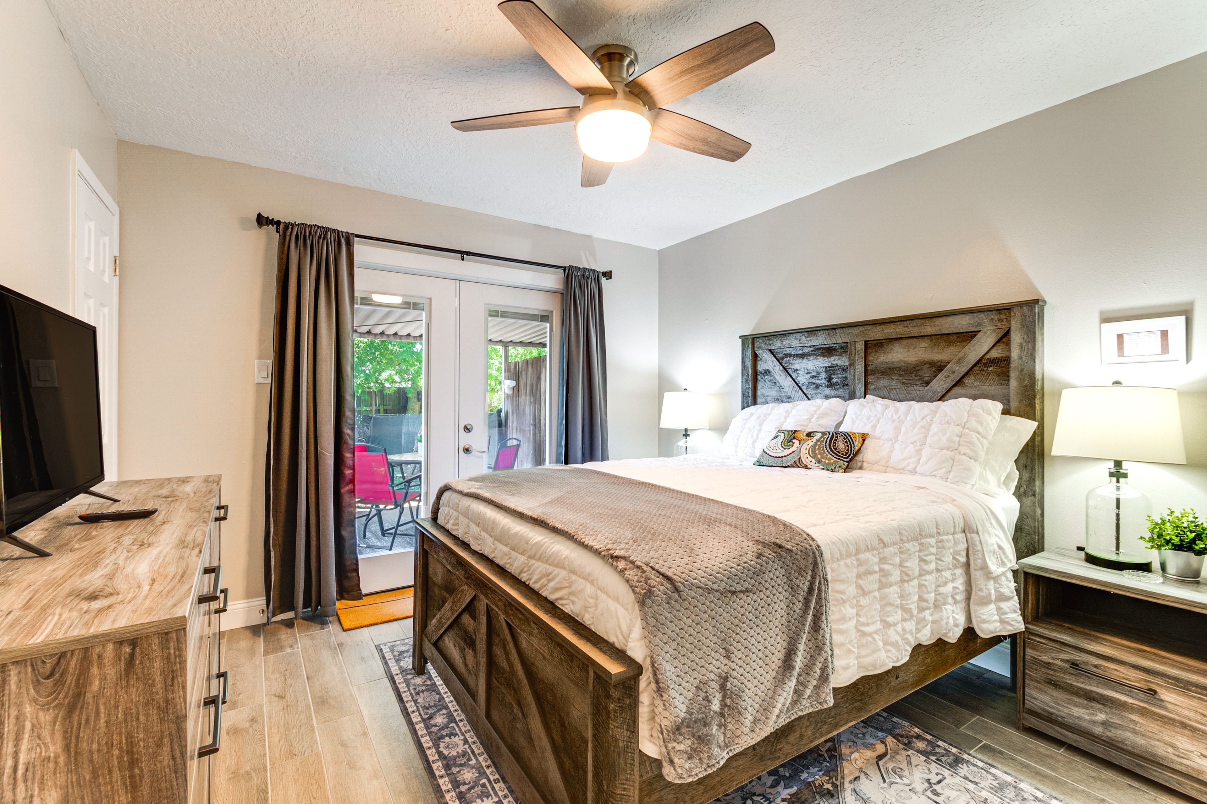 Bedroom 1 | Queen Bed | Linens Provided | Smart TV