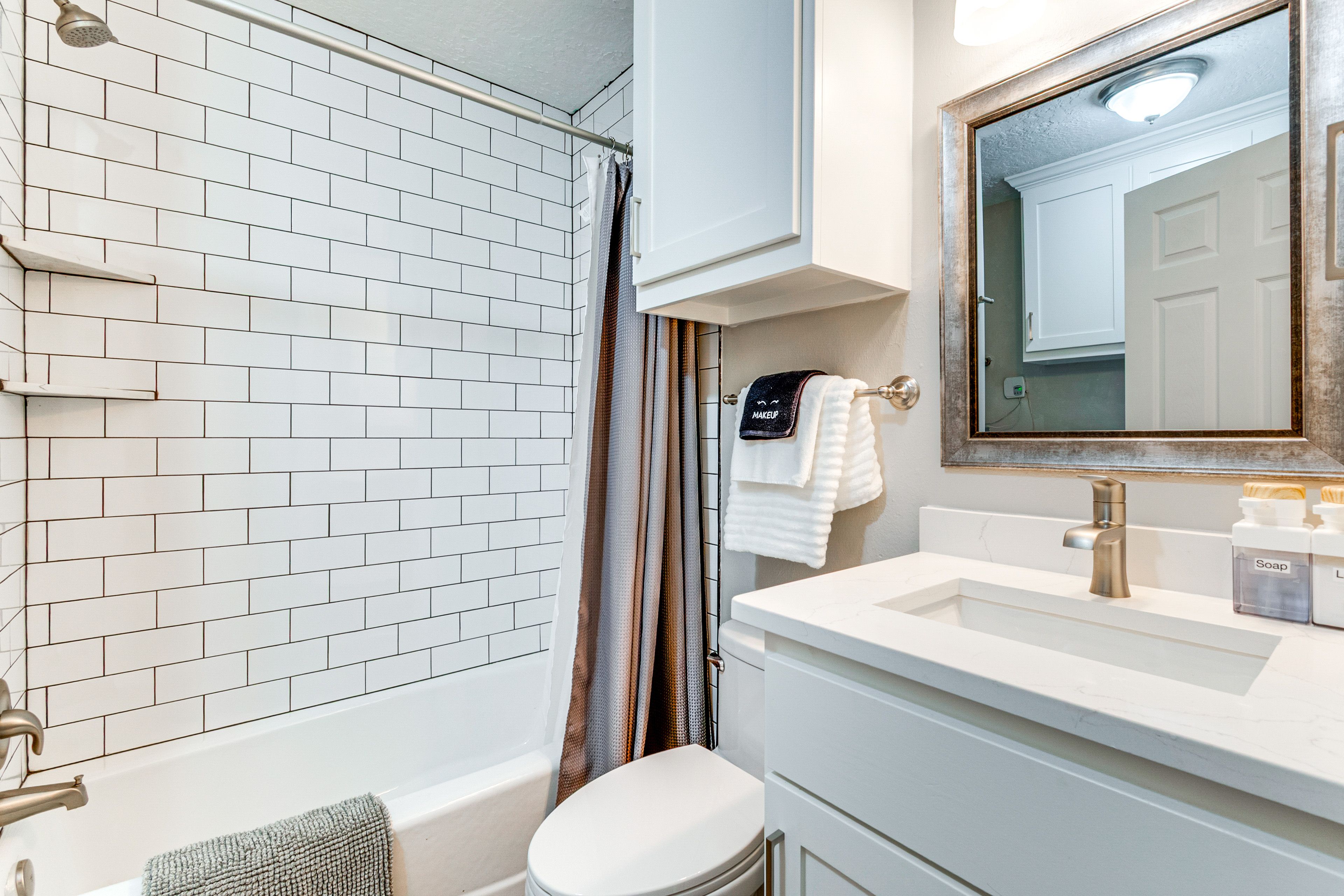 Full Bath | Complimentary Toiletries | Towels Provided