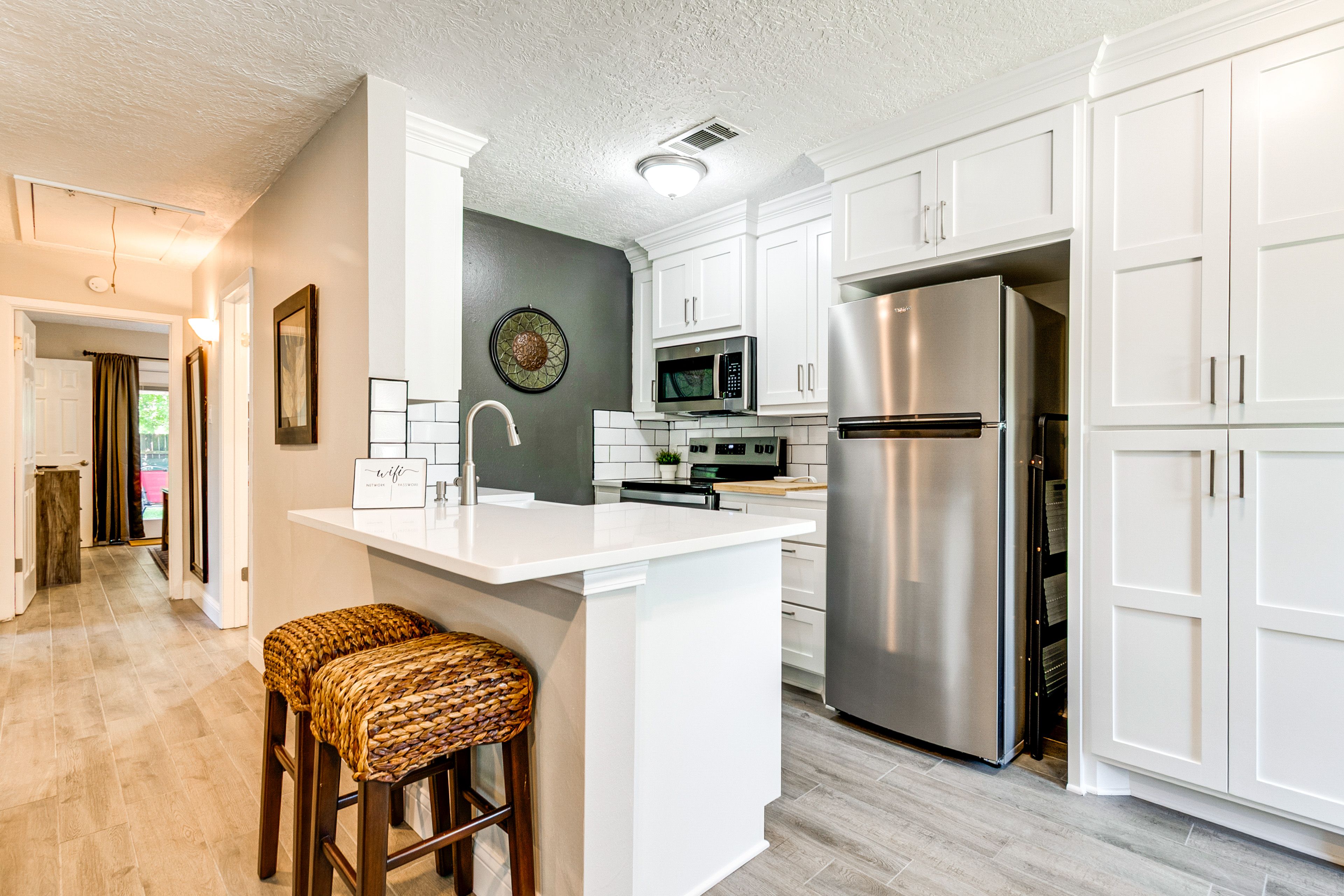 Kitchen | Cooking Basics & Spices | Breakfast Bar