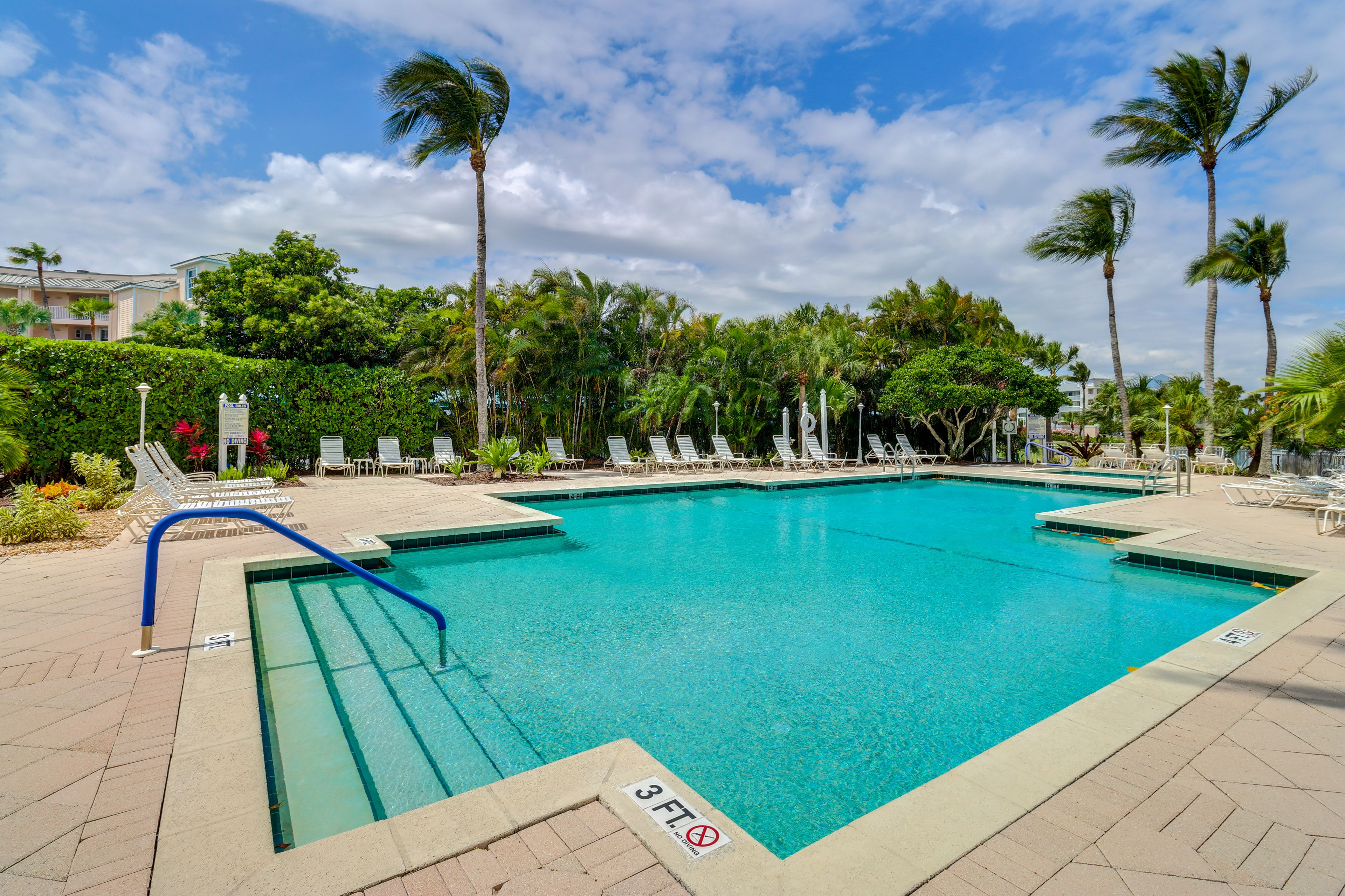 Stuart Vacation Rental | 2BR | 2BA | 1,275 Sq Ft | Step-Free Entry
