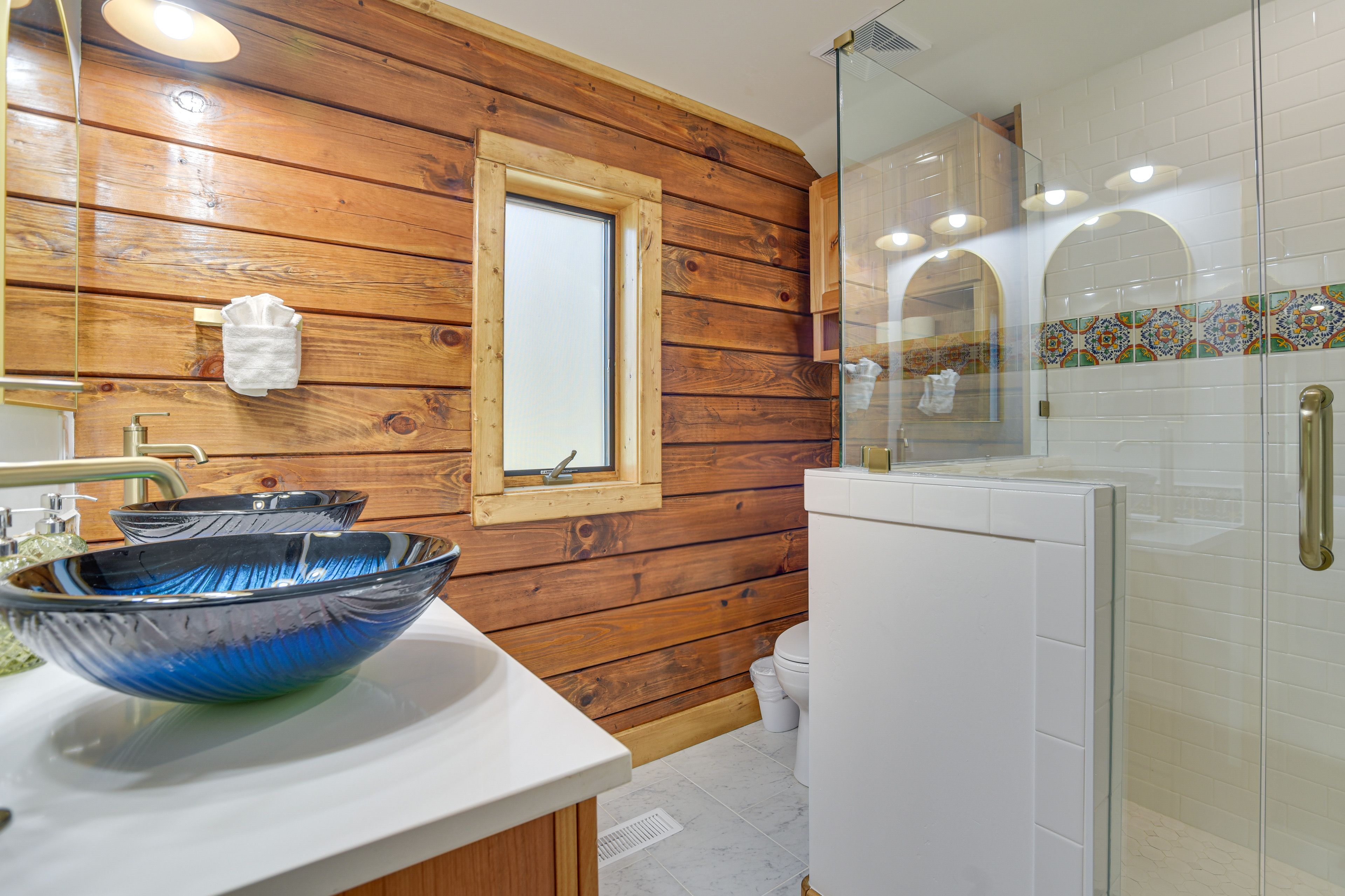 En-Suite Bathroom | Towels Provided | 1st Floor