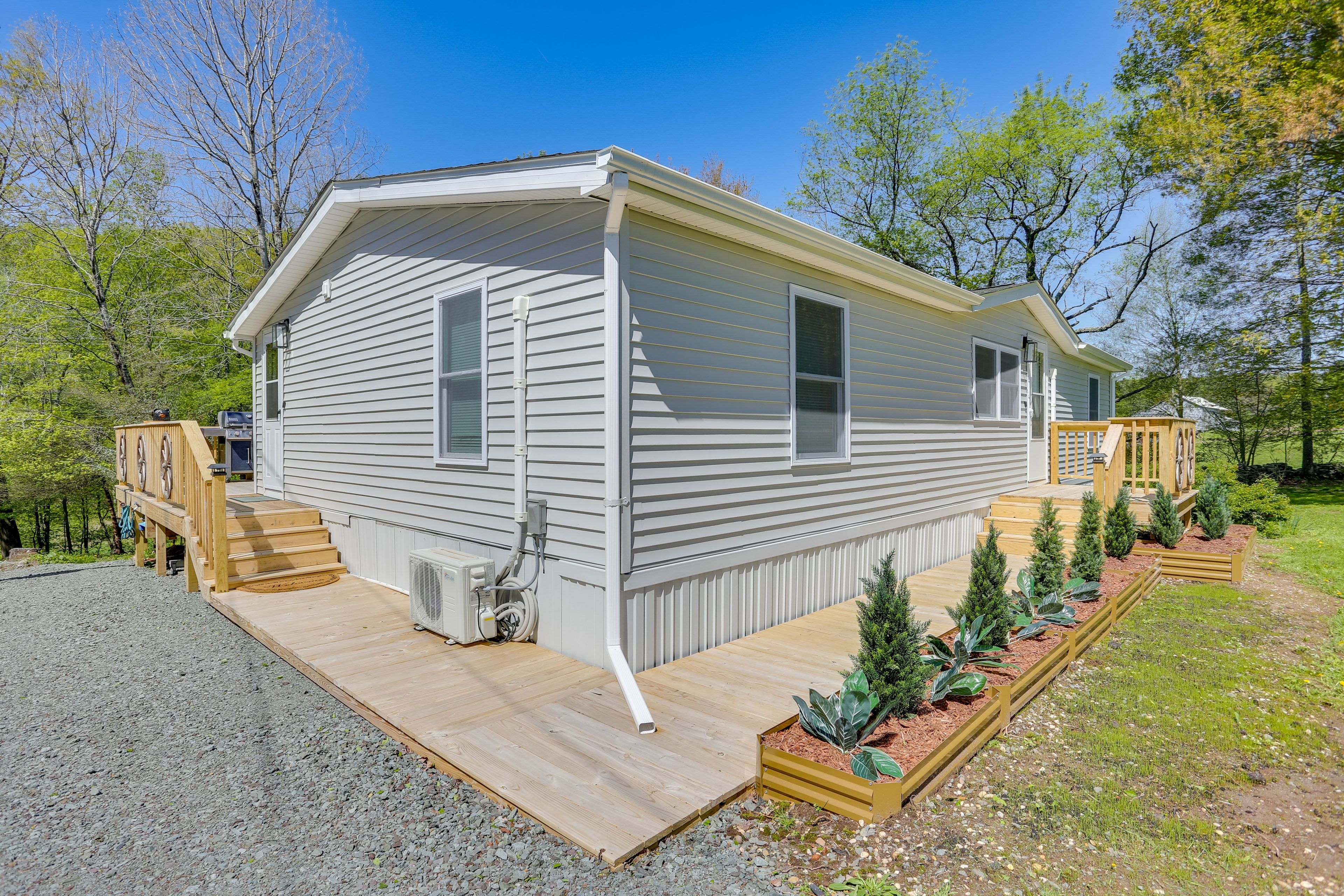 Parking | Driveway (4 Vehicles) | RV/Trailer Parking Allowed On-Site