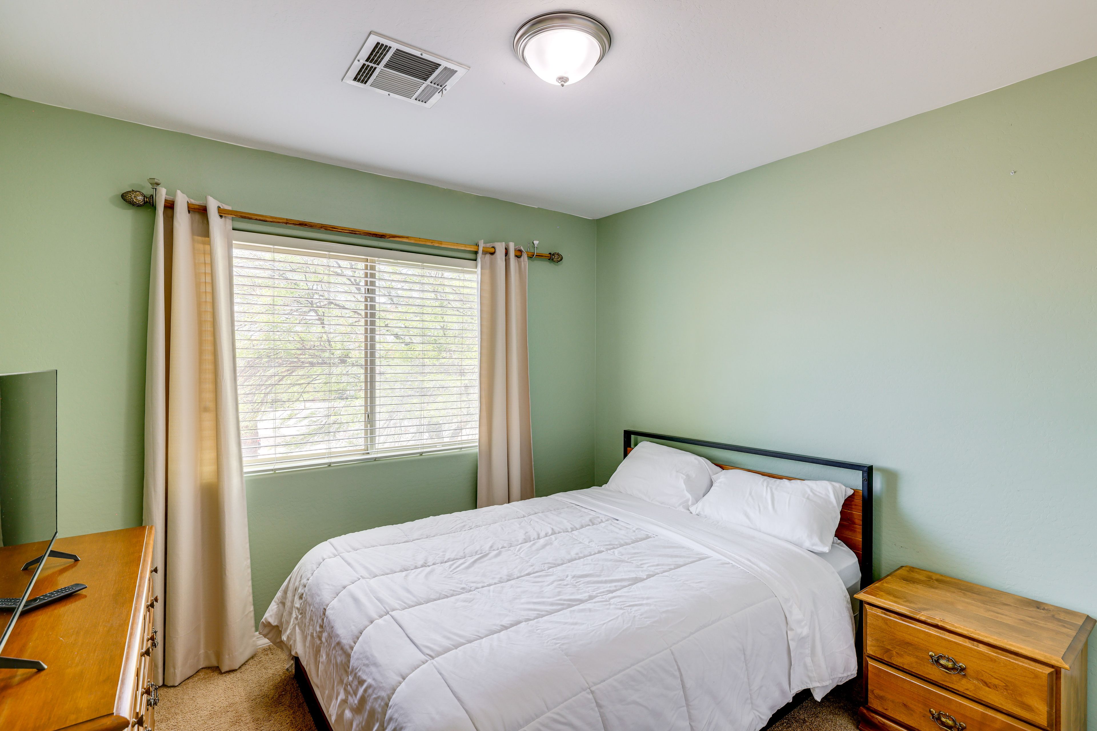 Bedroom 3 | 2nd Floor | Queen Bed | Smart TV
