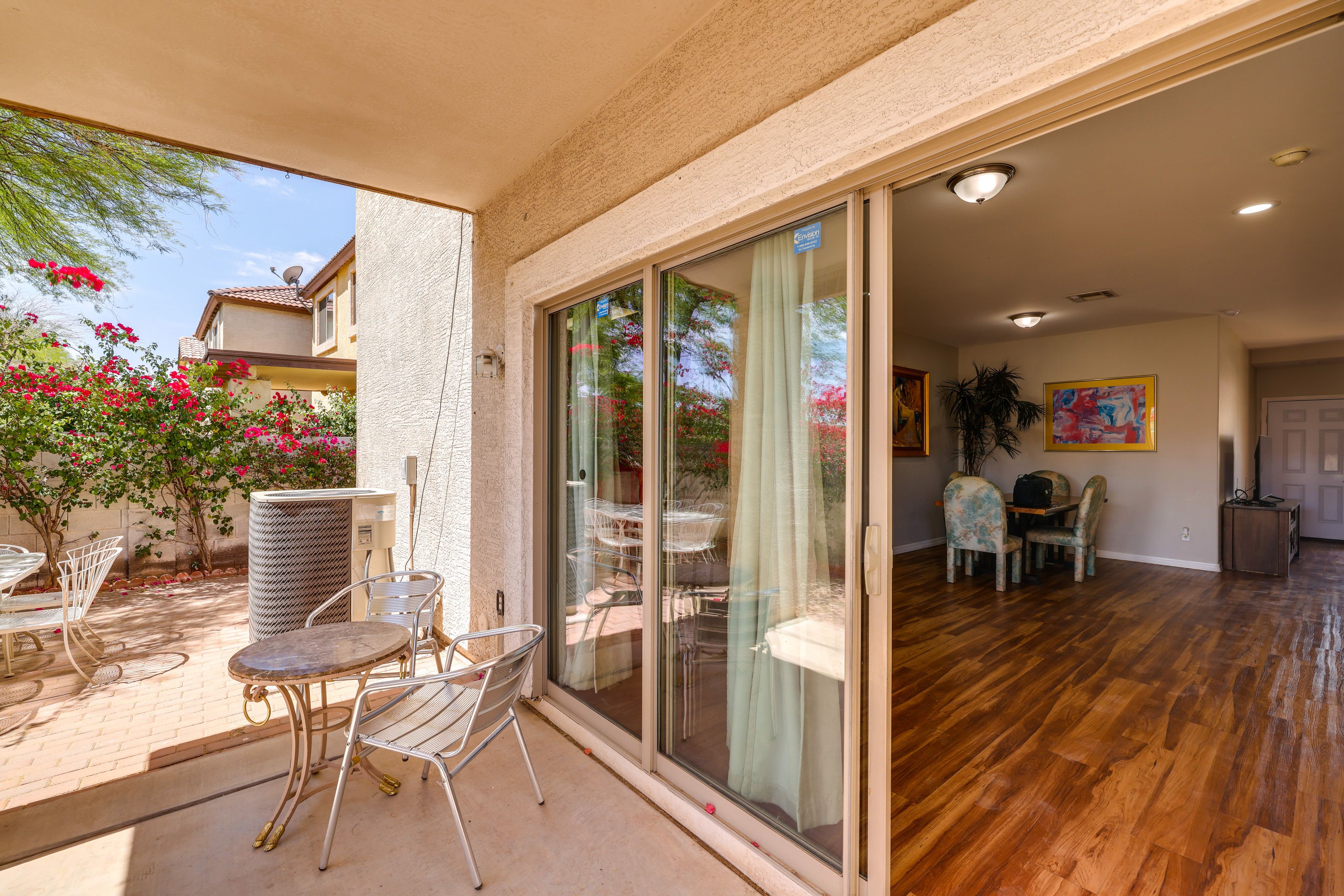 Patio | Outdoor Dining