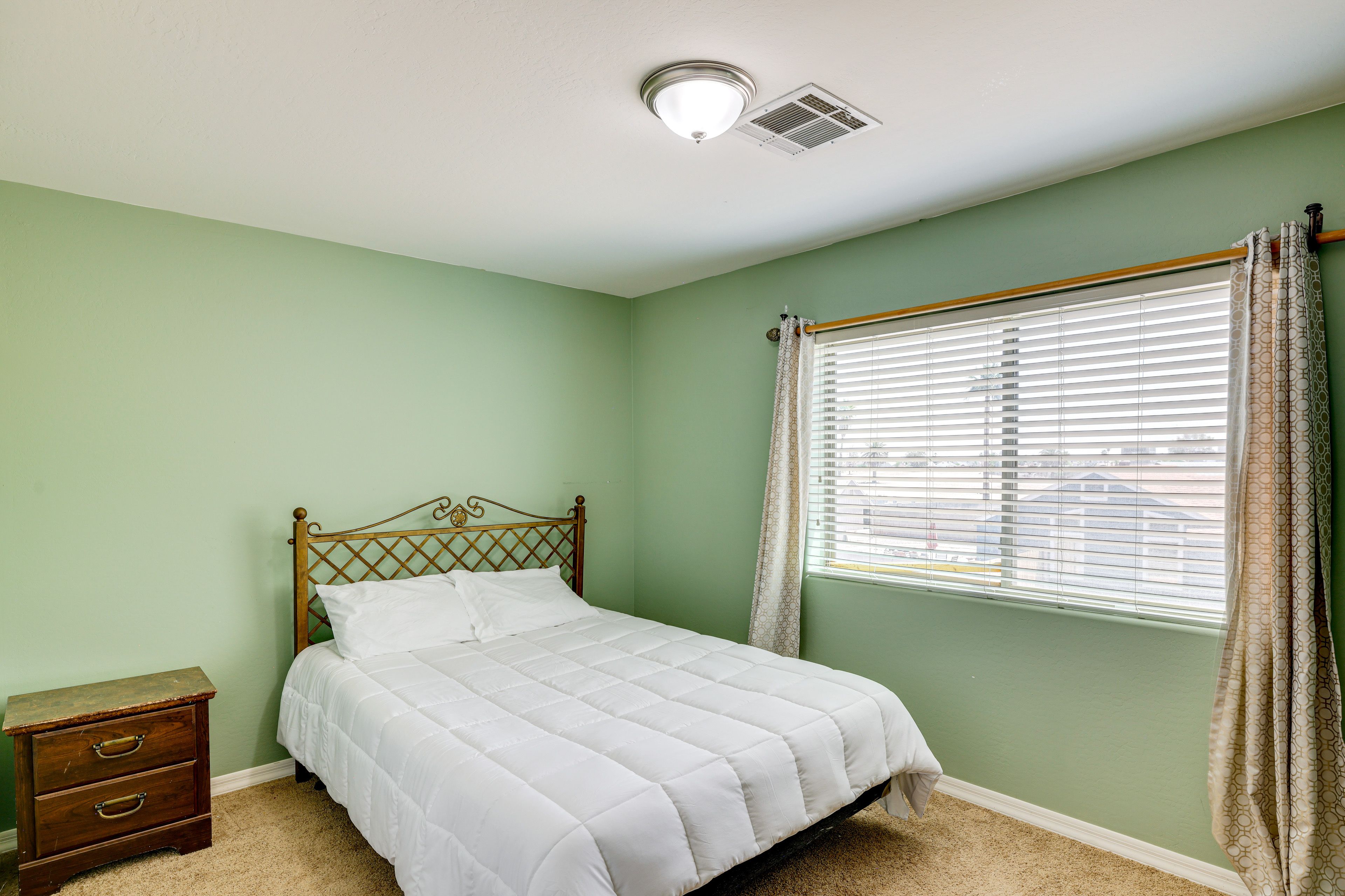 Bedroom 2 | 2nd Floor | King Bed | Smart TV