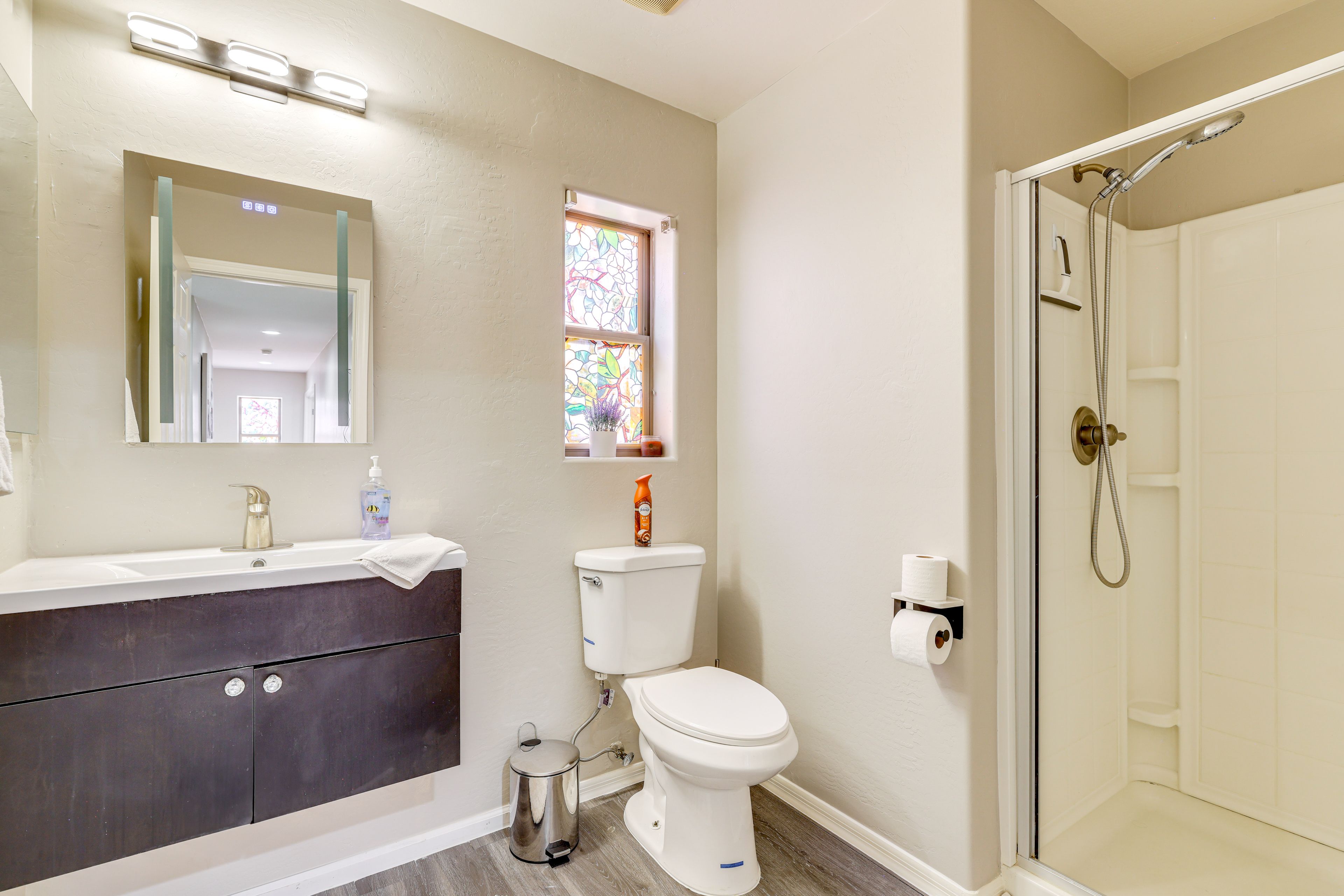 Full Bathroom | 2nd Floor