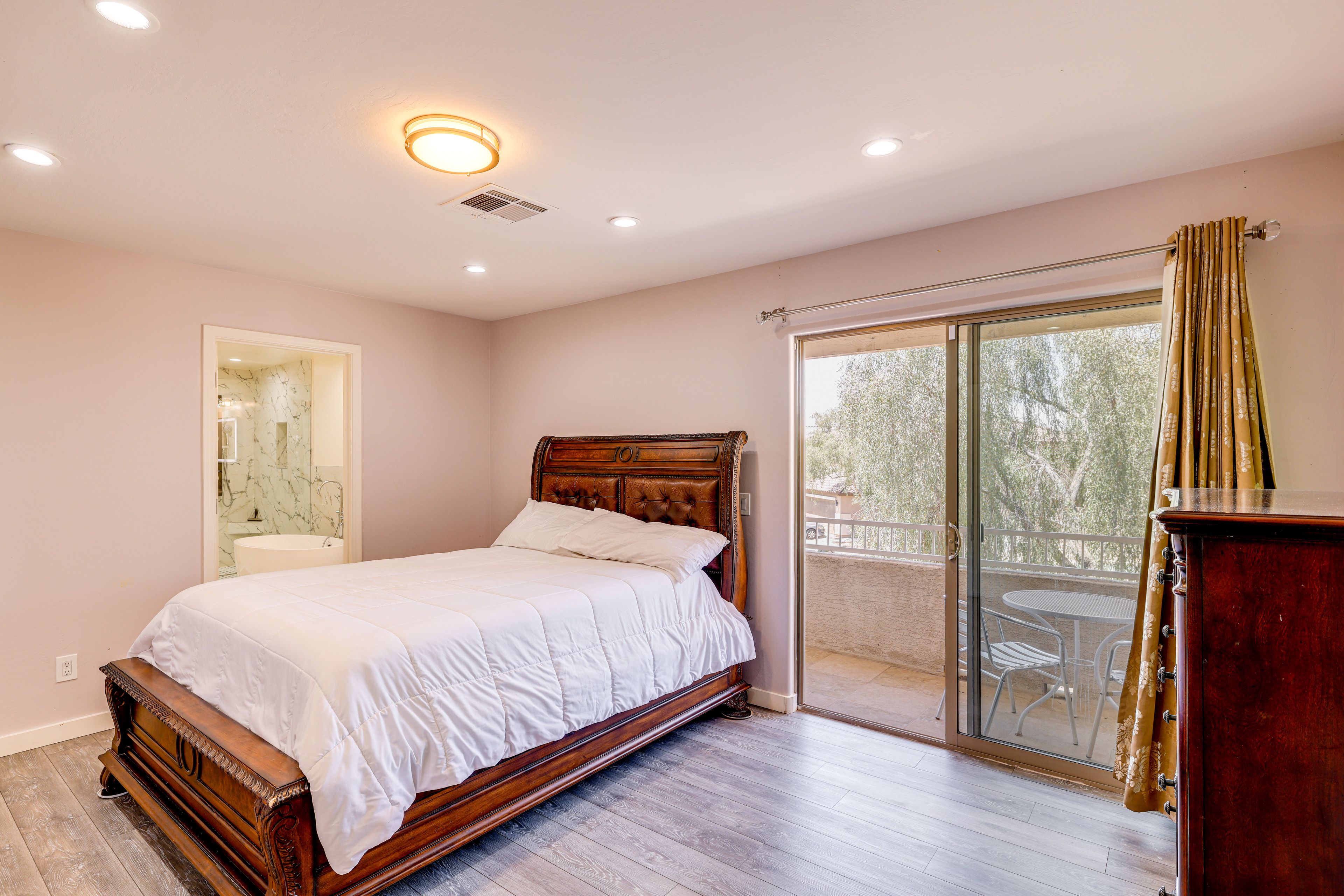 Bedroom 1 | 2nd Floor | Queen Bed | Smart TV | Balcony Access | Linens Provided