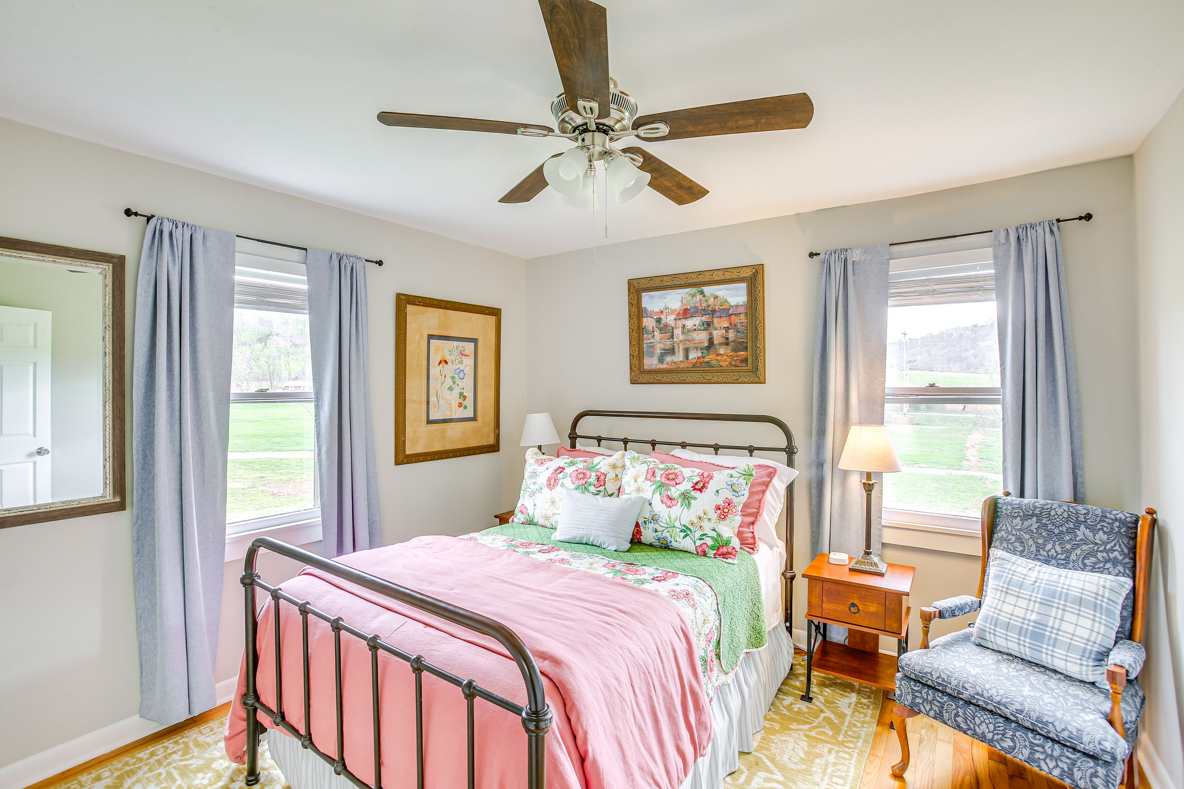 Bedroom 2 | Full Bed | 1st Floor