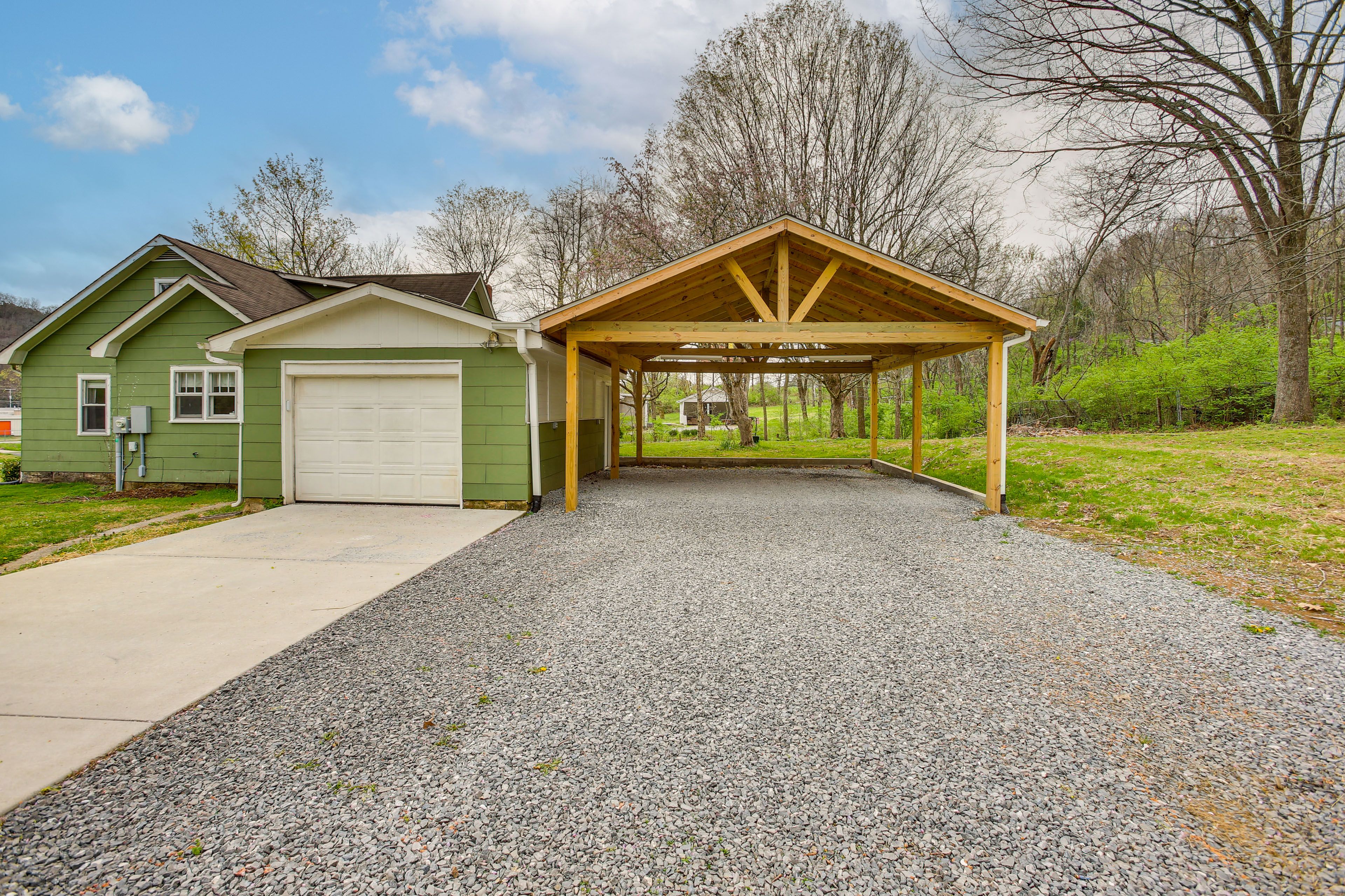 Parking | Carport (2 Vehicles) | Driveway (2 Vehicles)