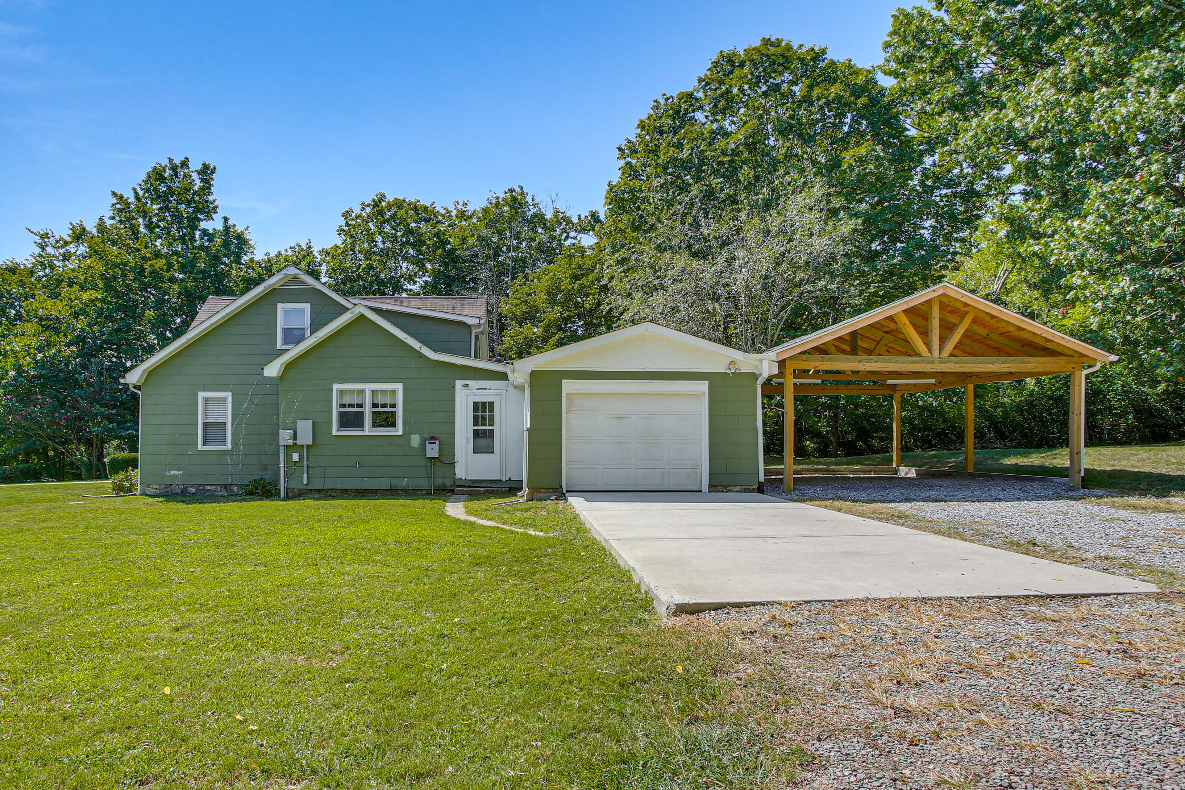 Parking | Carport (2 Vehicles) | Driveway (2 Vehicles)