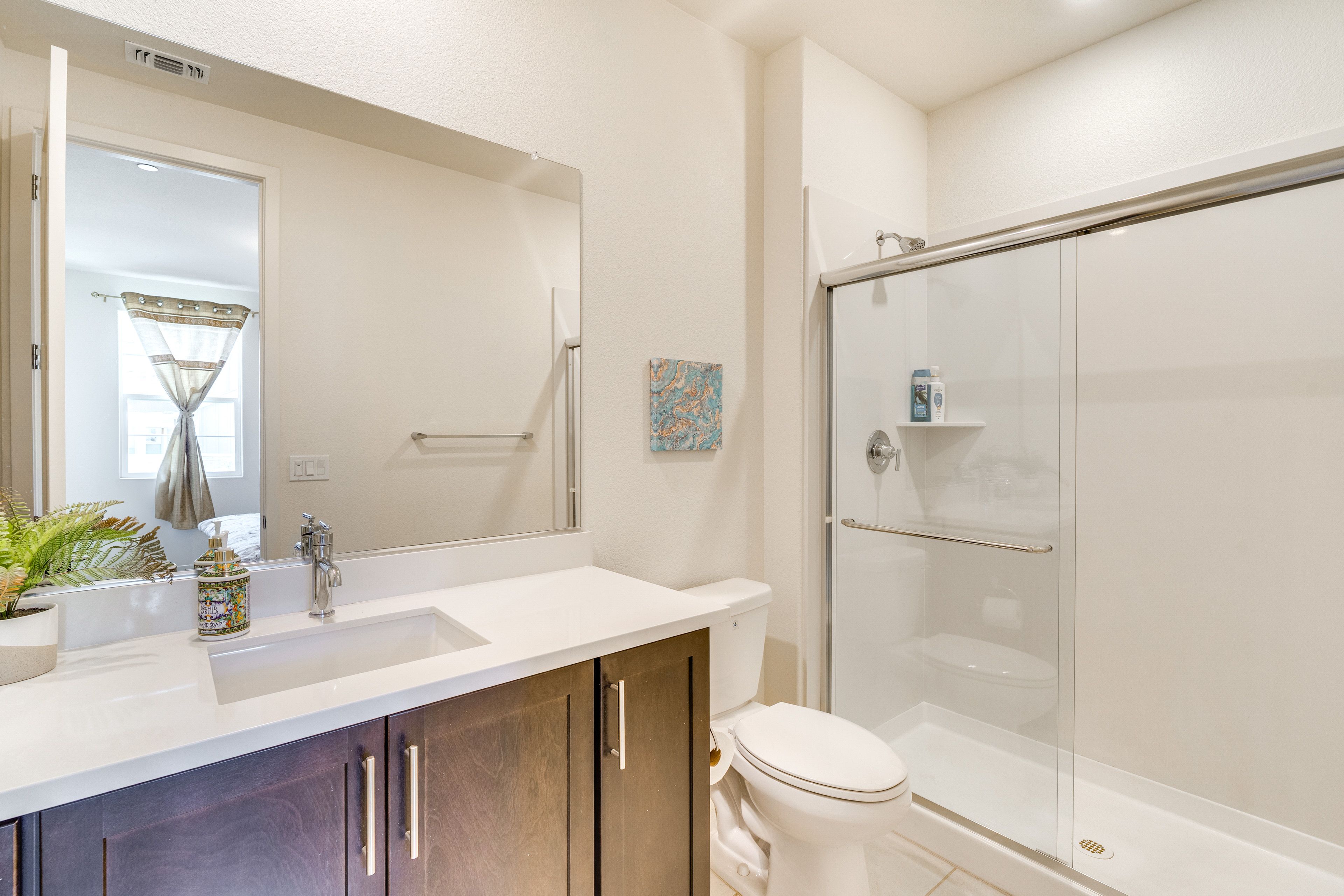 Bathroom | 1st Floor