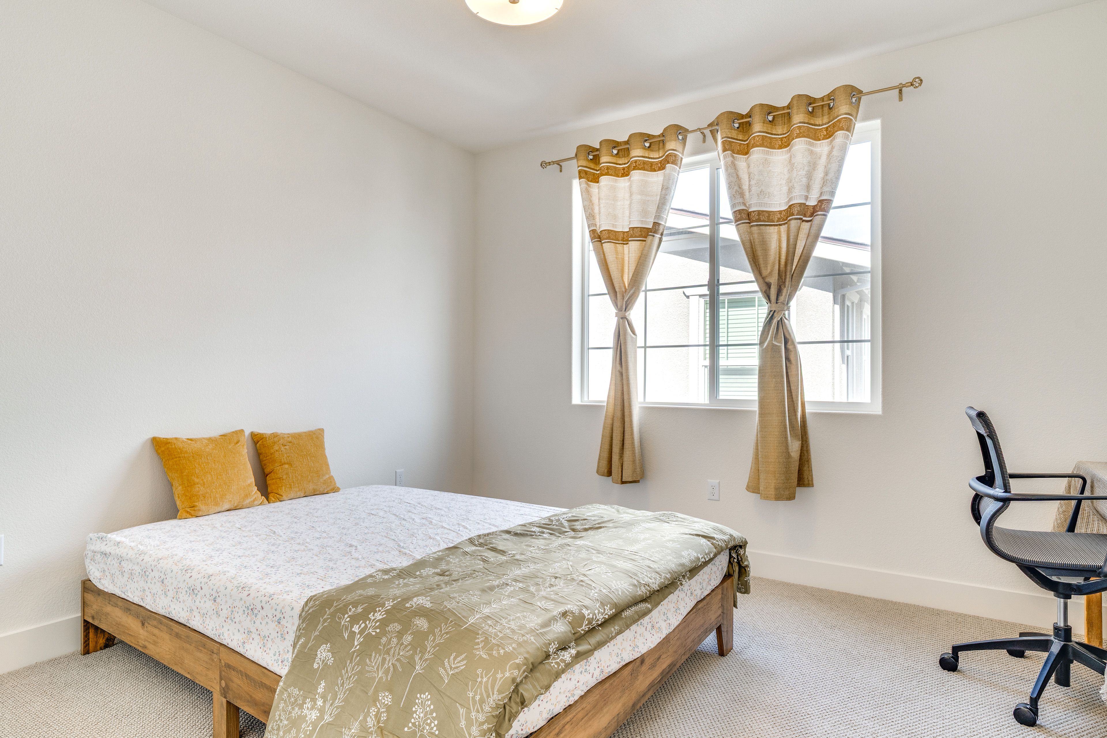 Bedroom 3 | Queen Bed | 2nd Floor