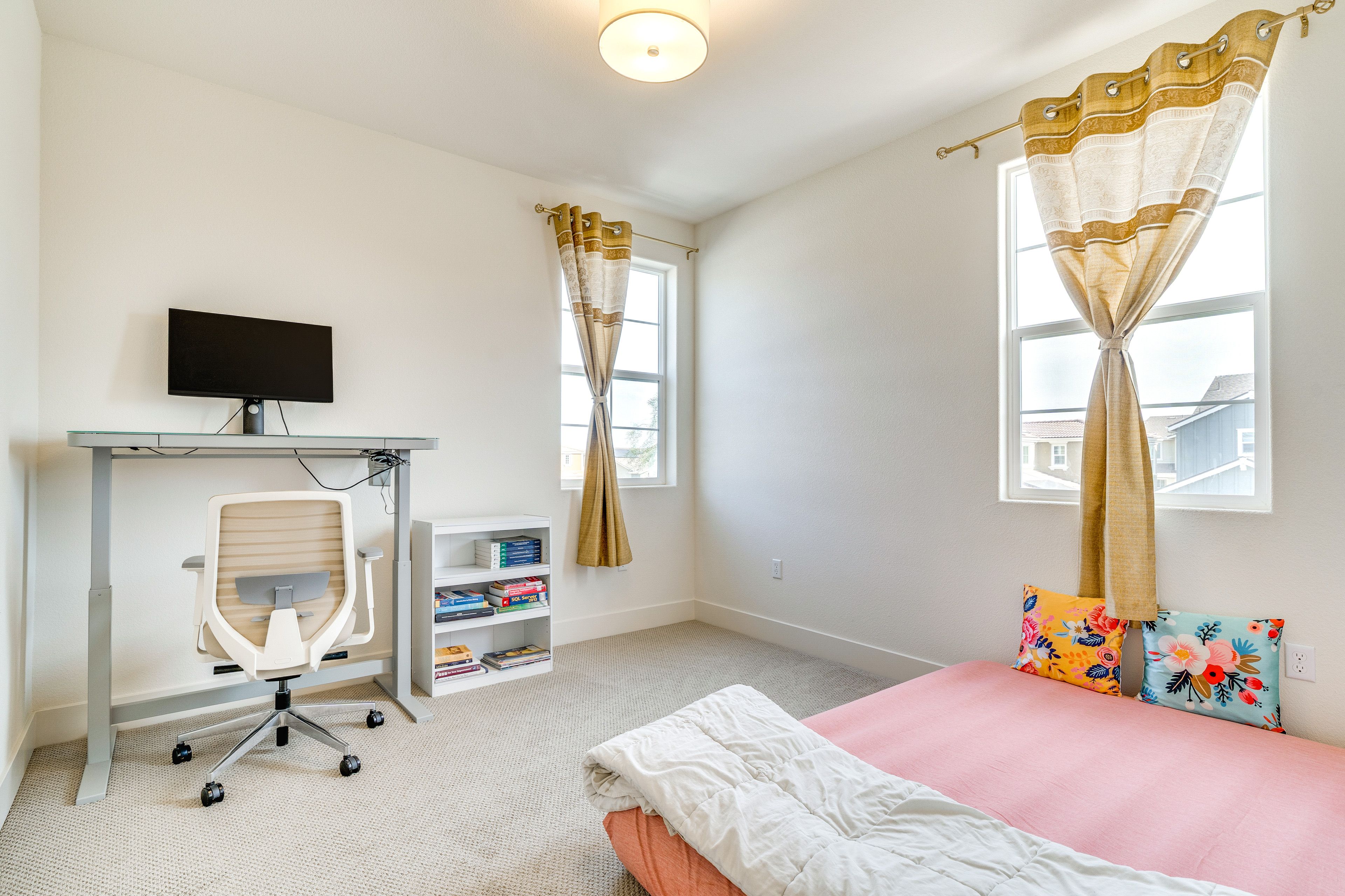 Bonus Room | Queen Floor Mattress | 2nd Floor