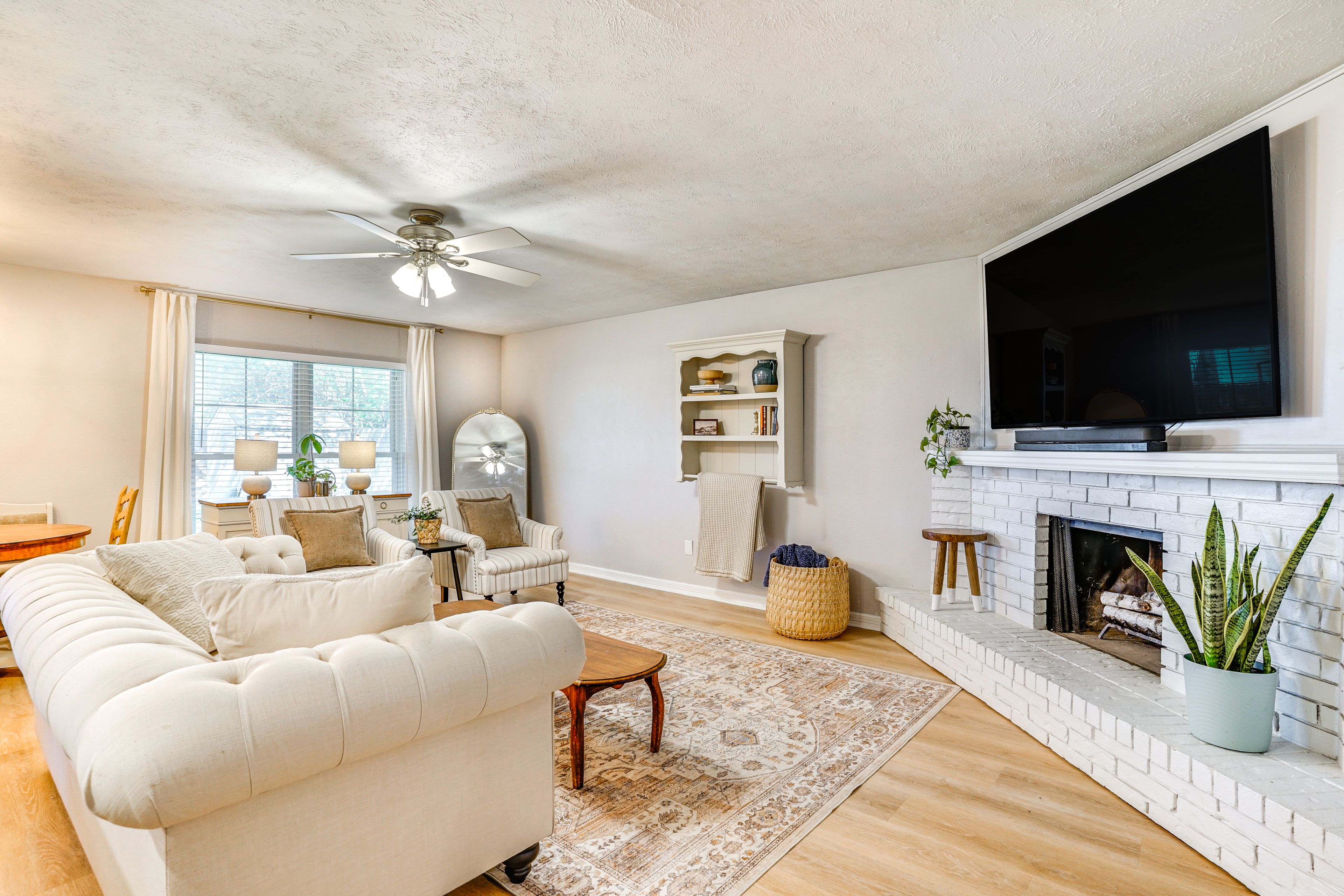 Living Room | Central A/C & Heat | Free WiFi