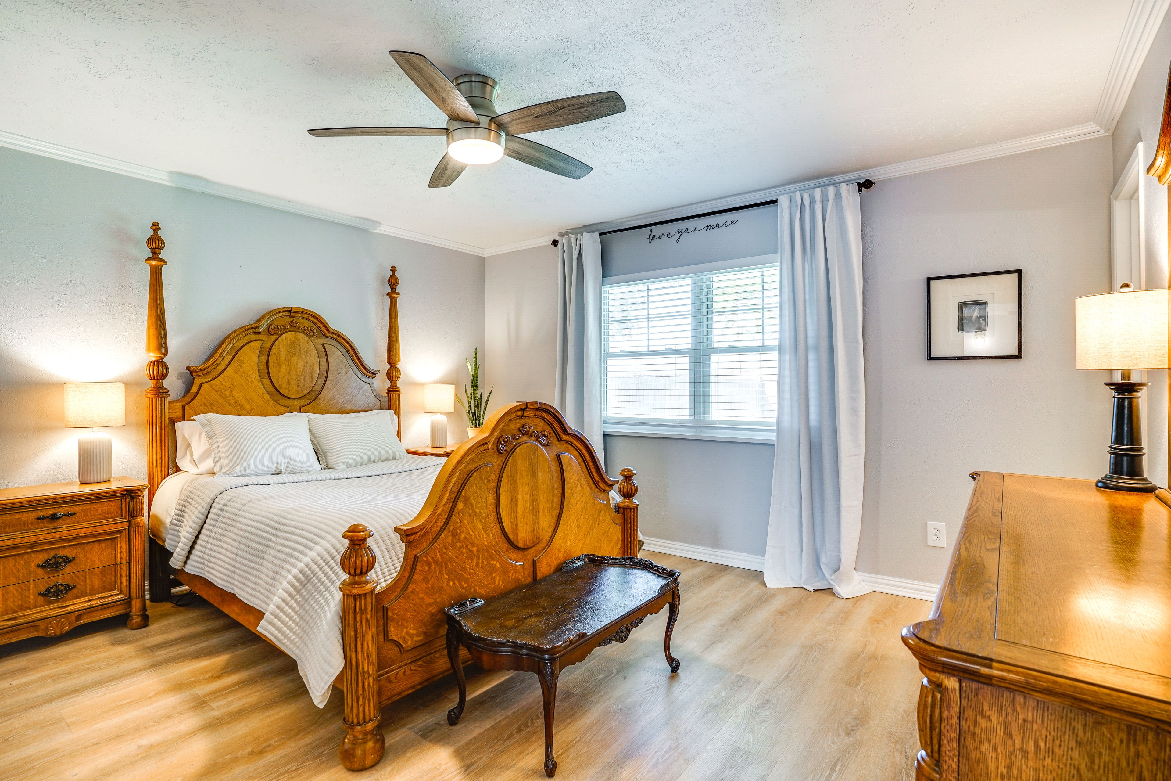 Bedroom 1 | Queen Bed | En-Suite Bathroom