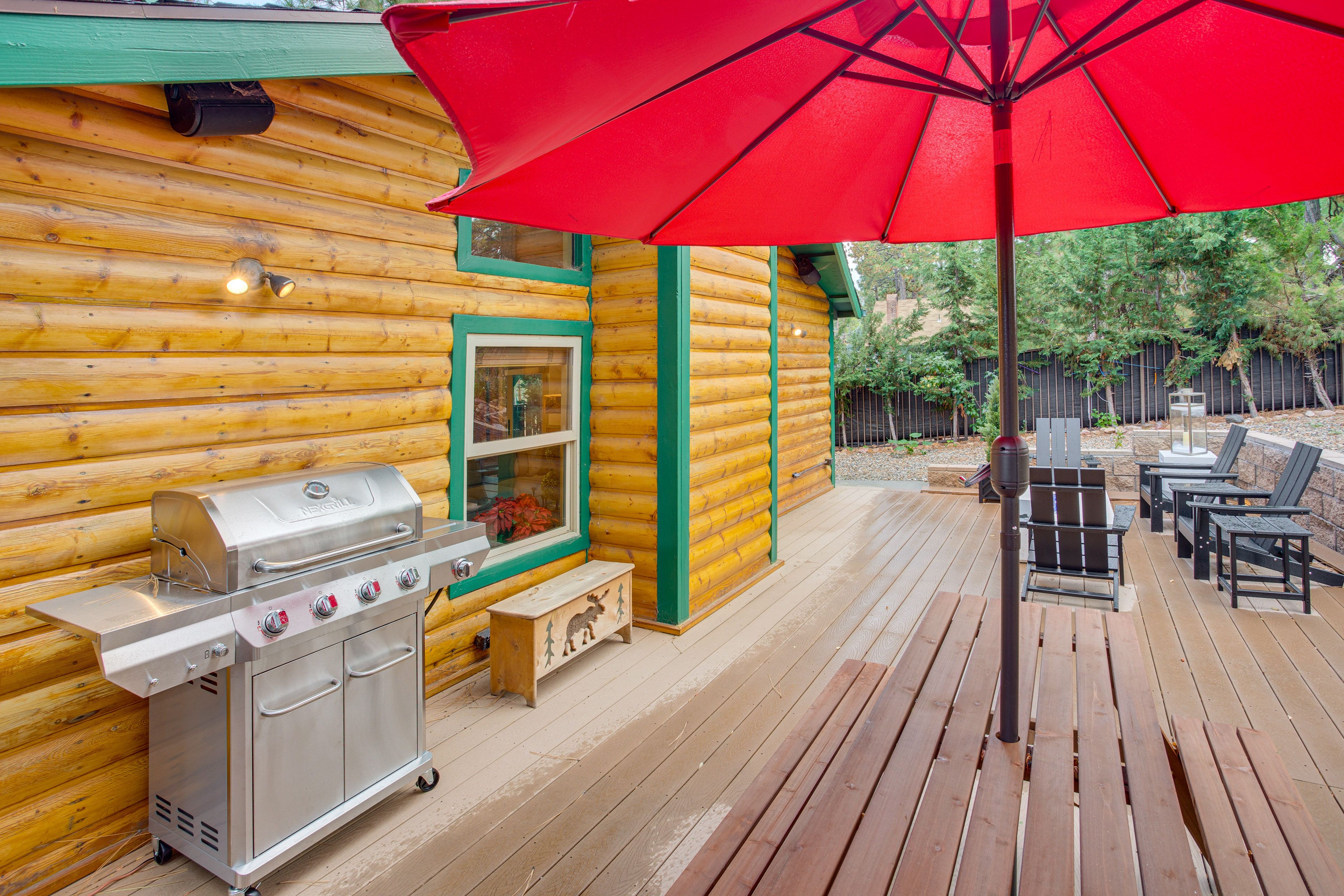 Furnished Deck | Gas Grill | Wood-Burning & Gas Fire Pits | Fenced-In Yard