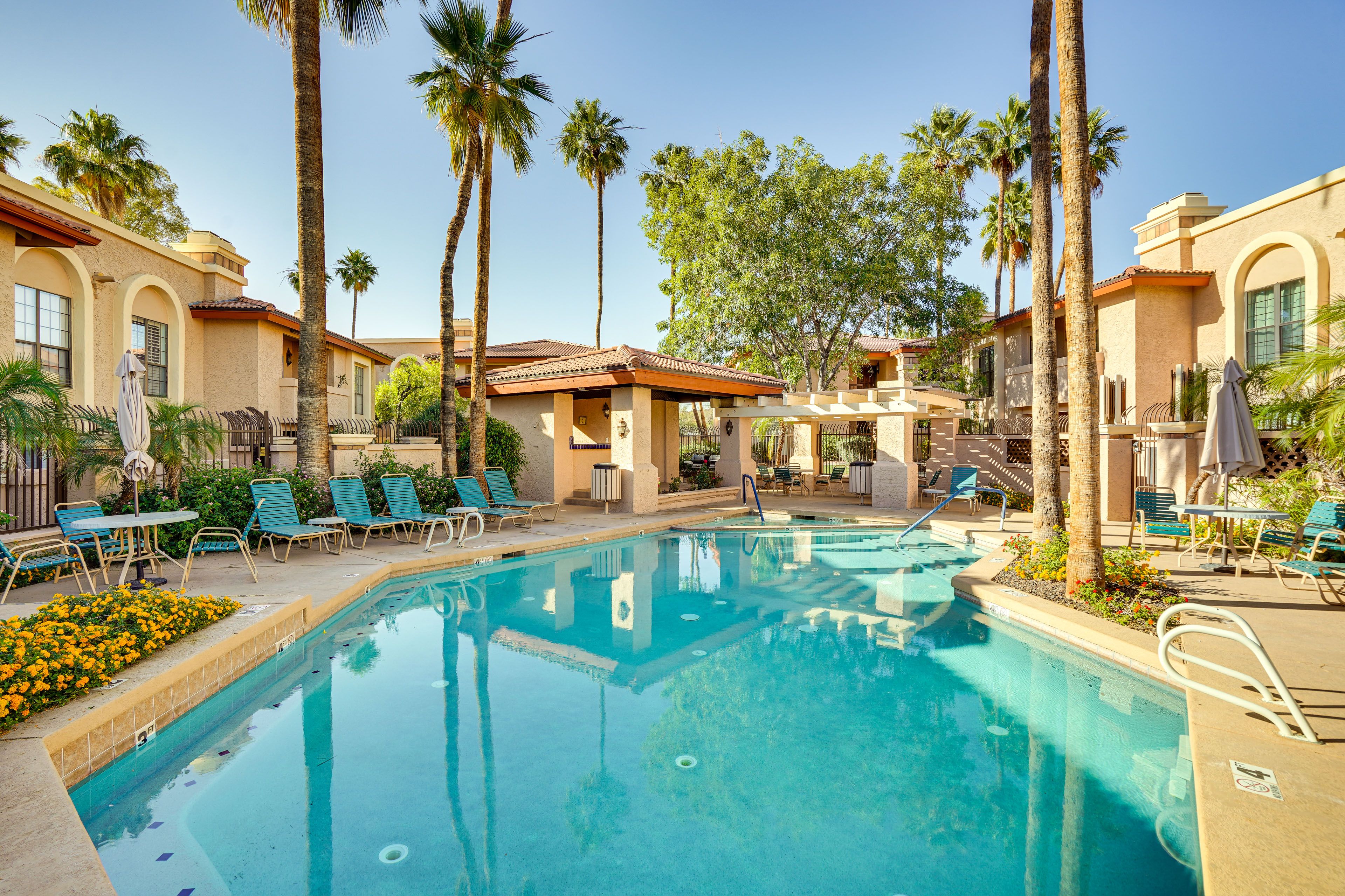 Point Resort Condos at Tapatio Cliffs | Community Amenities
