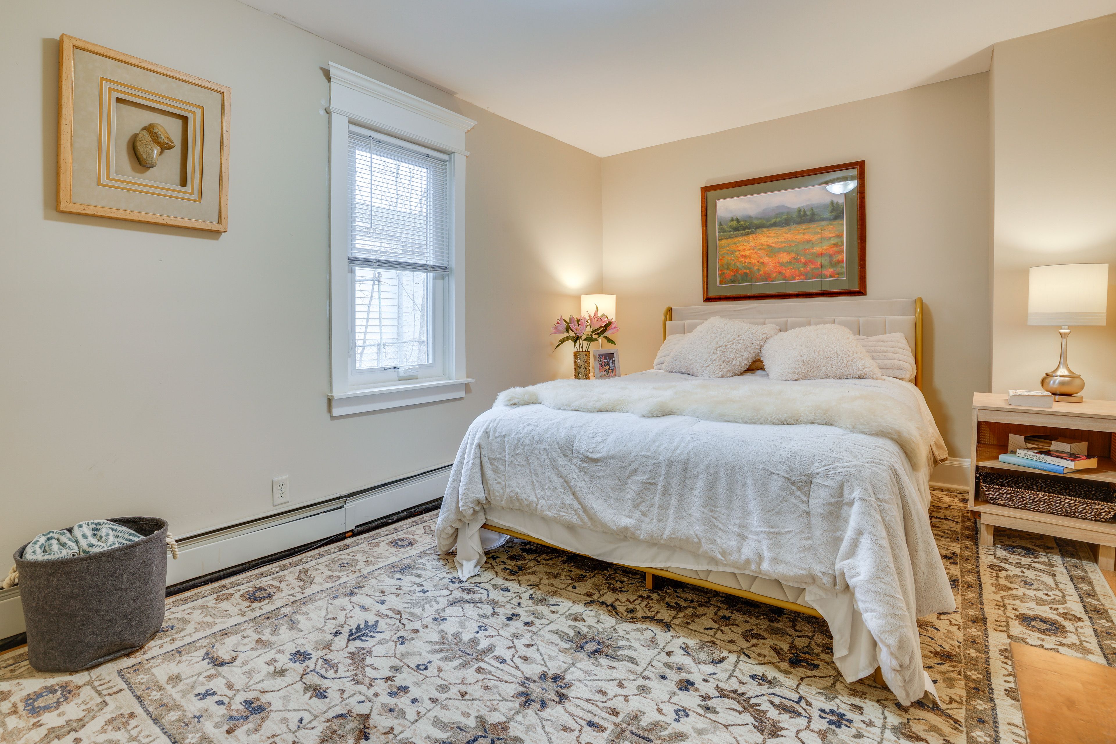 Bedroom 2 | Queen Bed | Main Floor