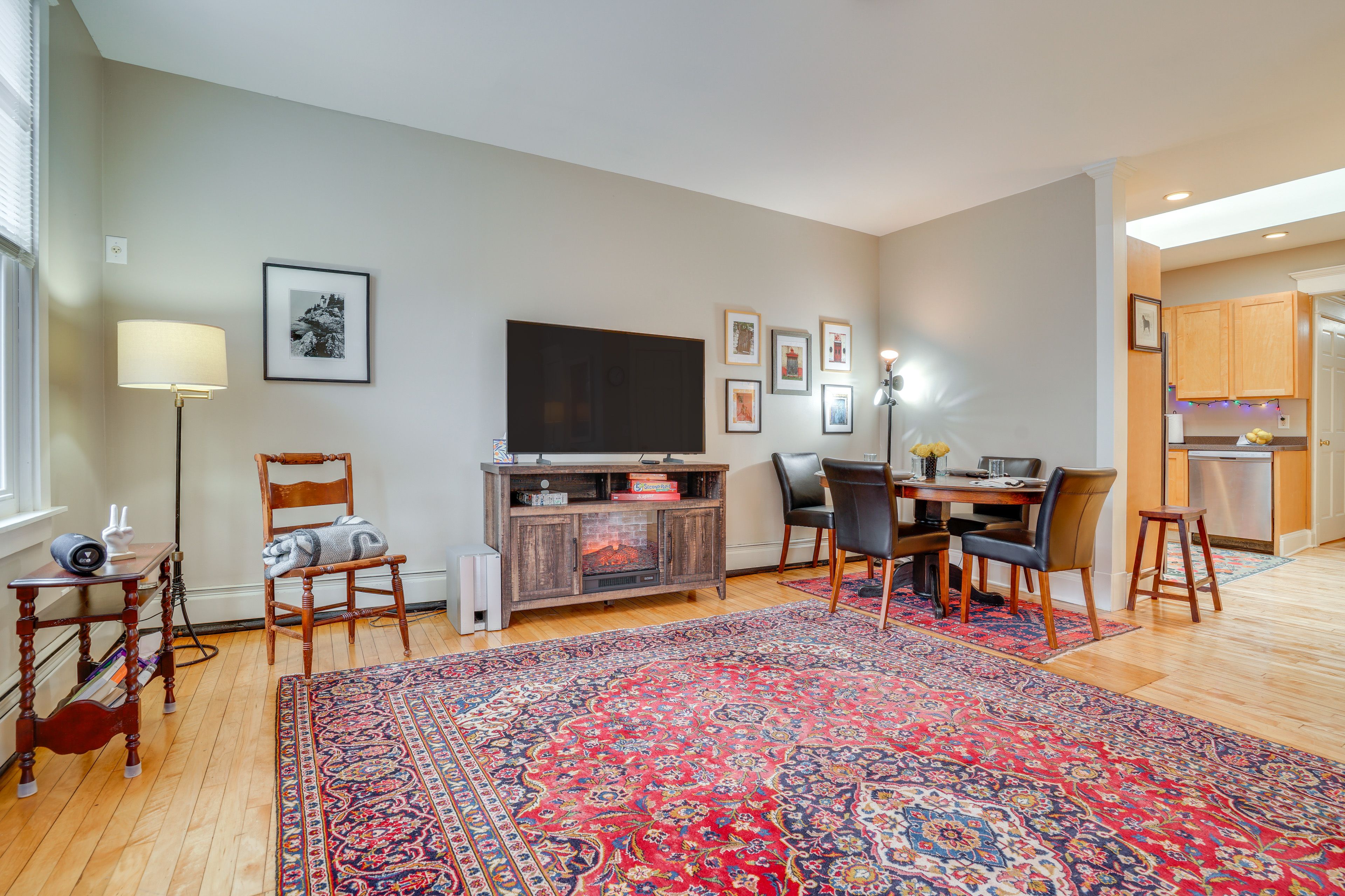 Living Area | Smart TV | Board Games | Dining Table | Main Floor