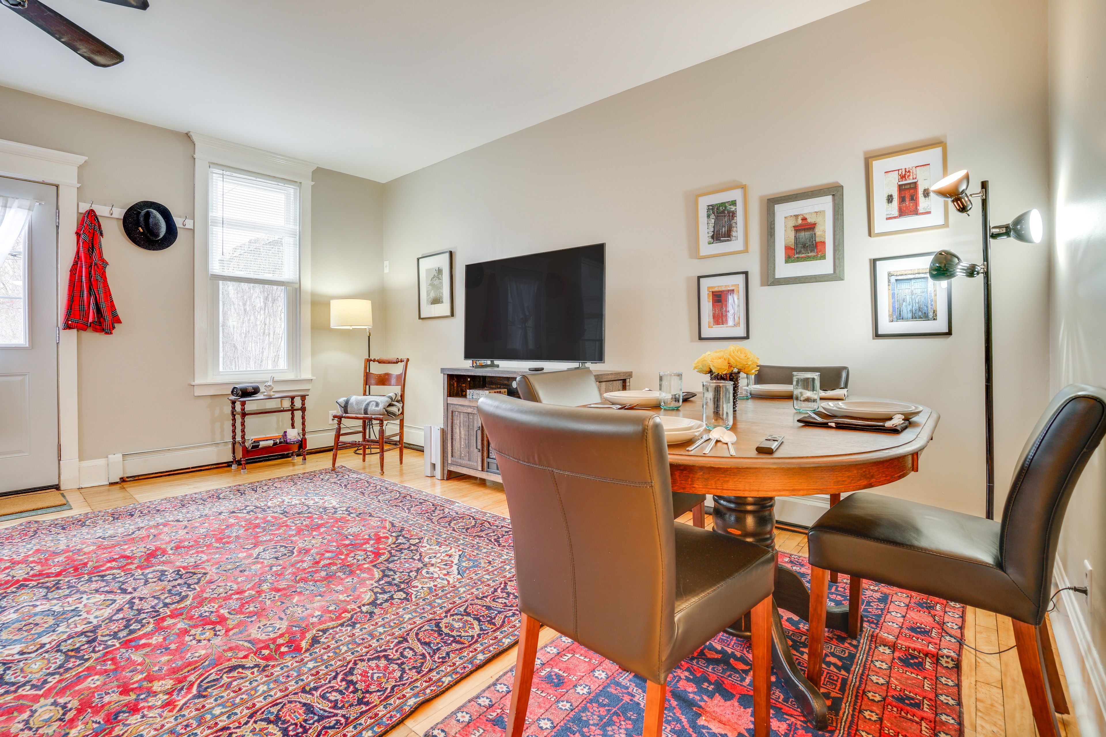 Dining Area | Dishware/Flatware | Main Floor