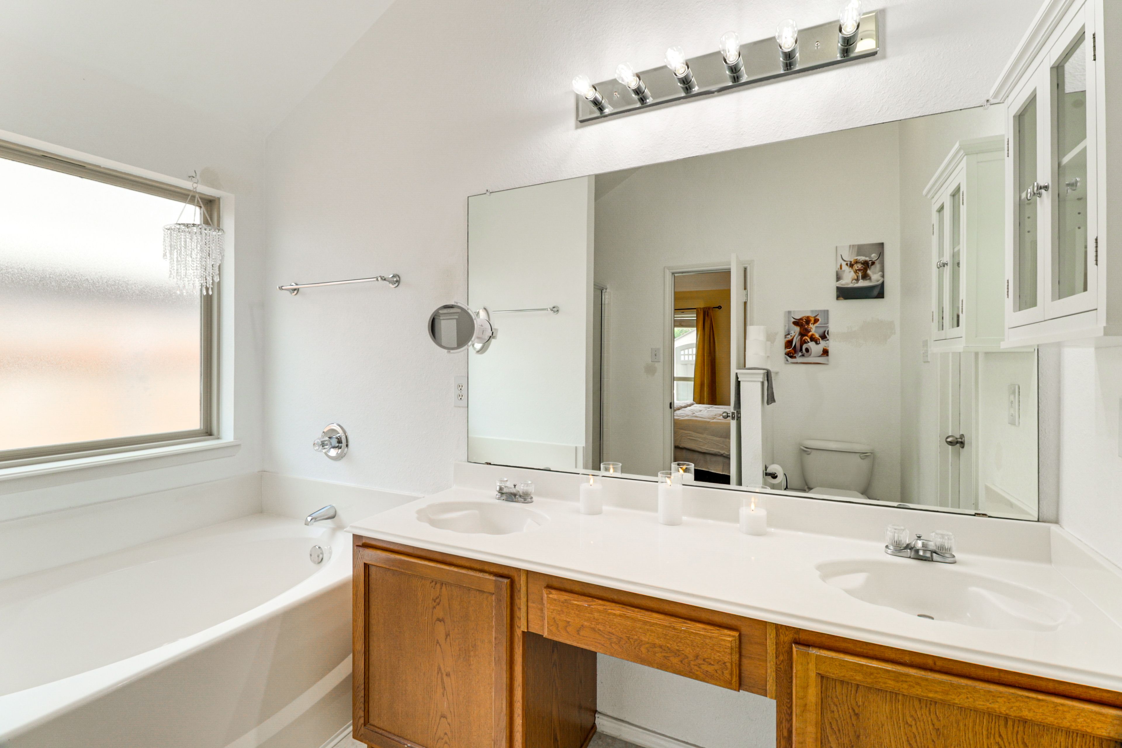 En-Suite Bathroom | Towels Provided
