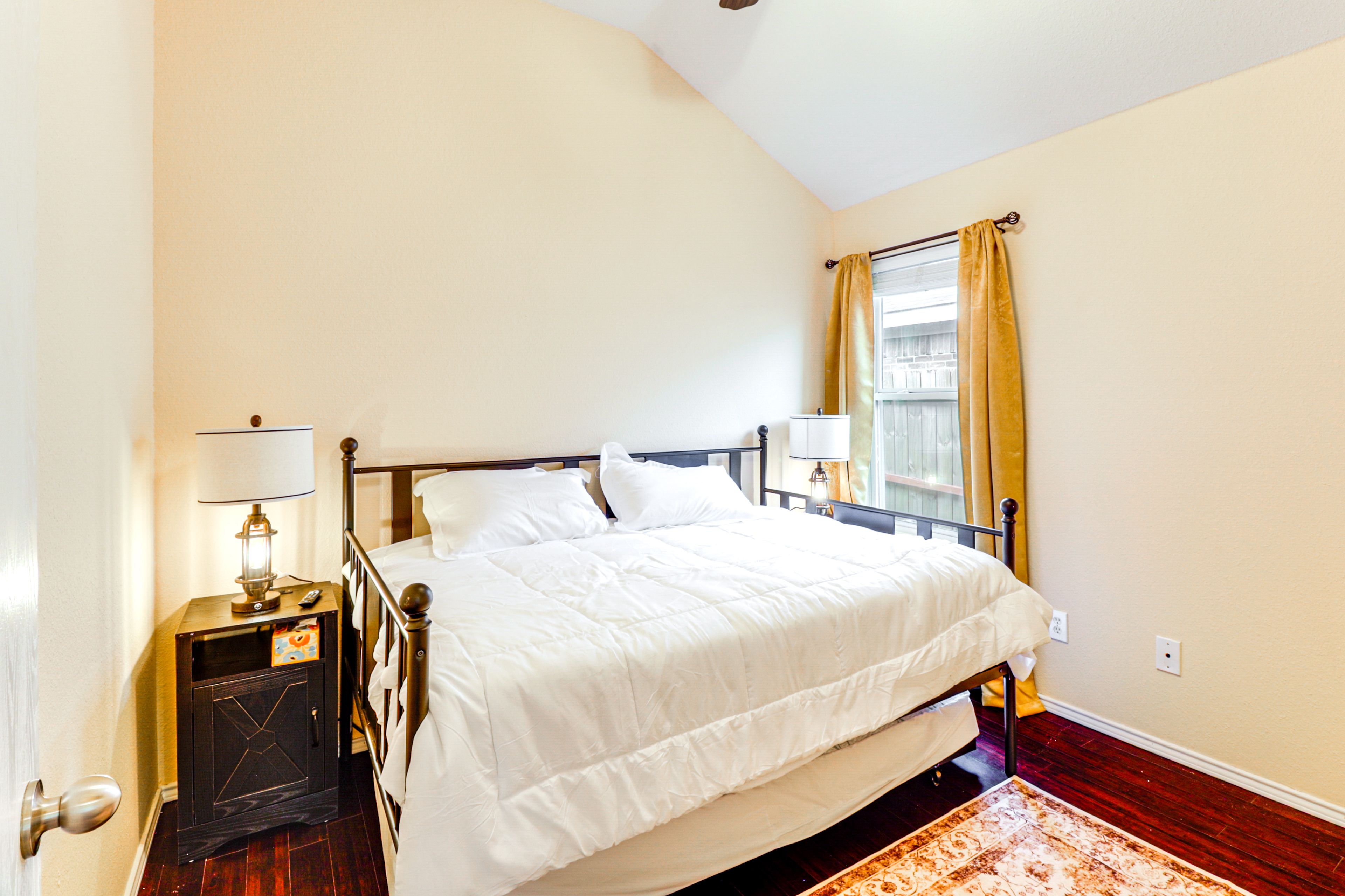 Bedroom 3 | Full Daybed w/ Twin Trundle
