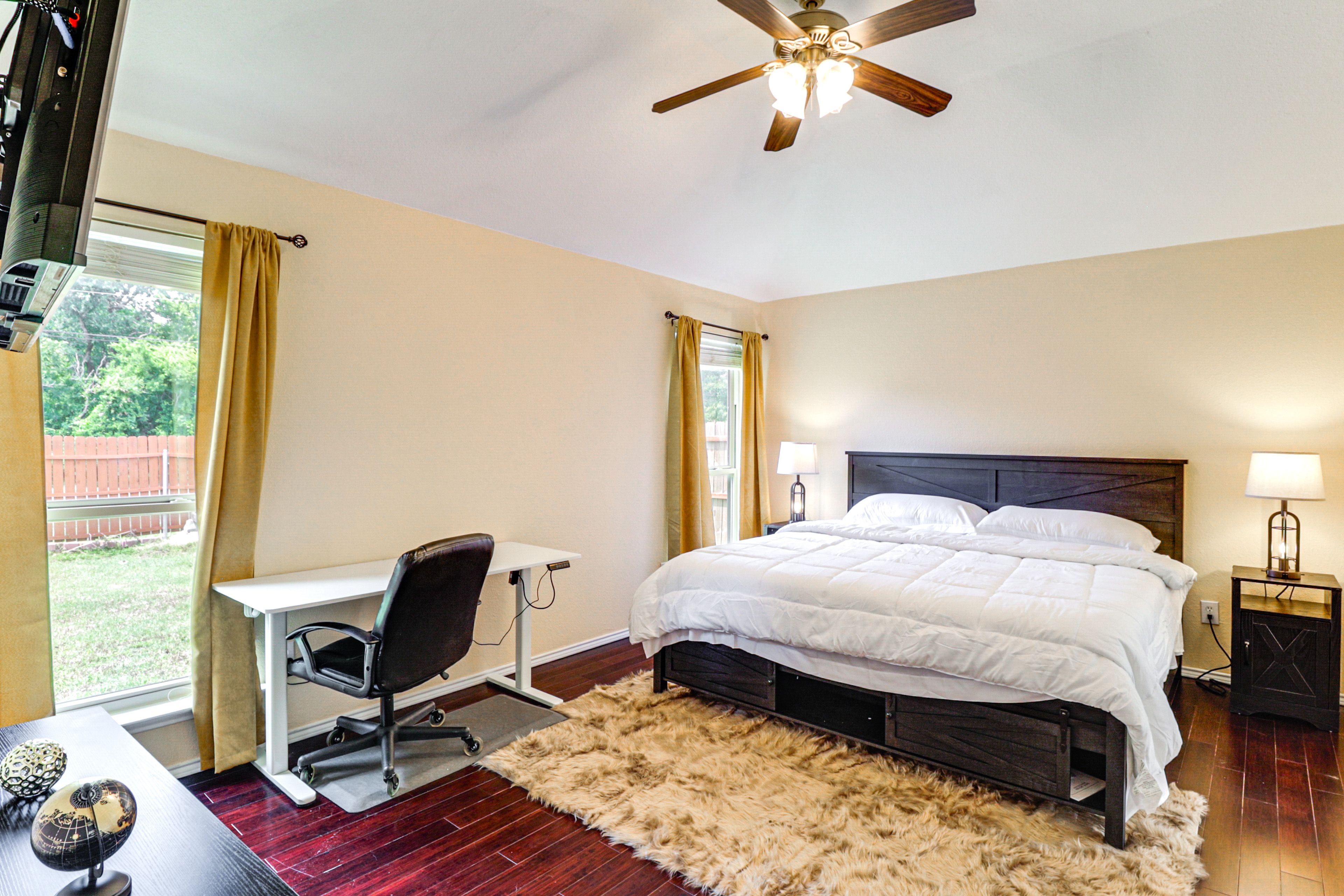 Bedroom 1 | King Bed | Desk | Smart TV