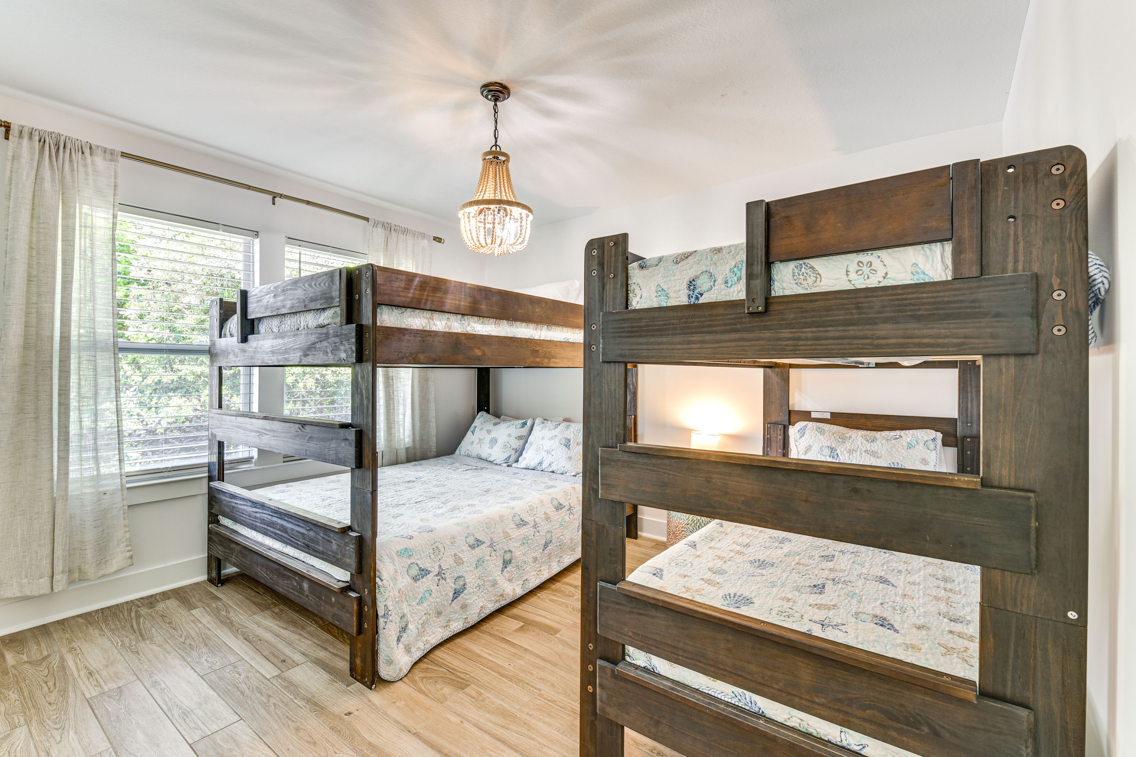 Bedroom 3 | Queen Bunk Bed | Twin Bunk Bed