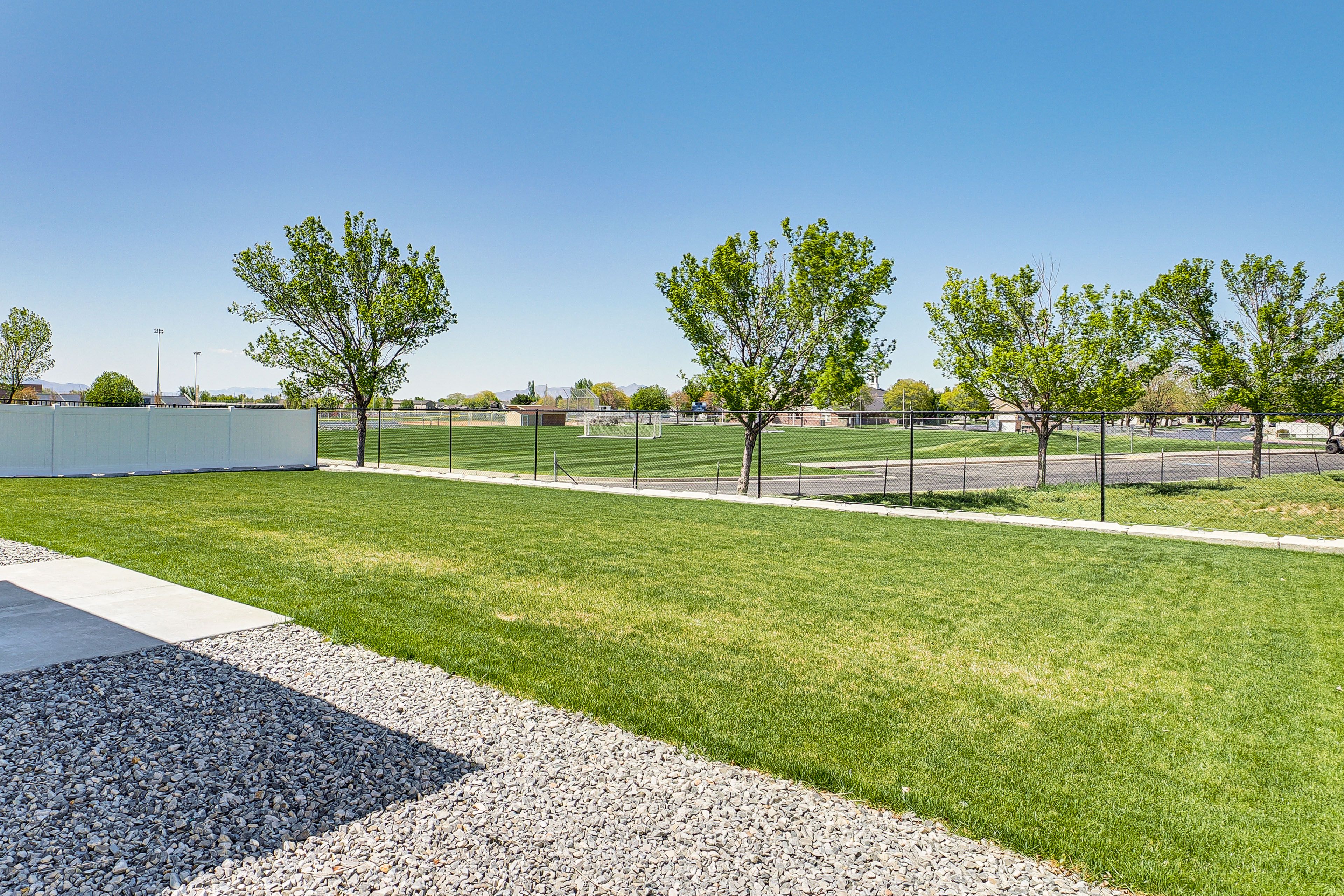 Private Spacious Yard