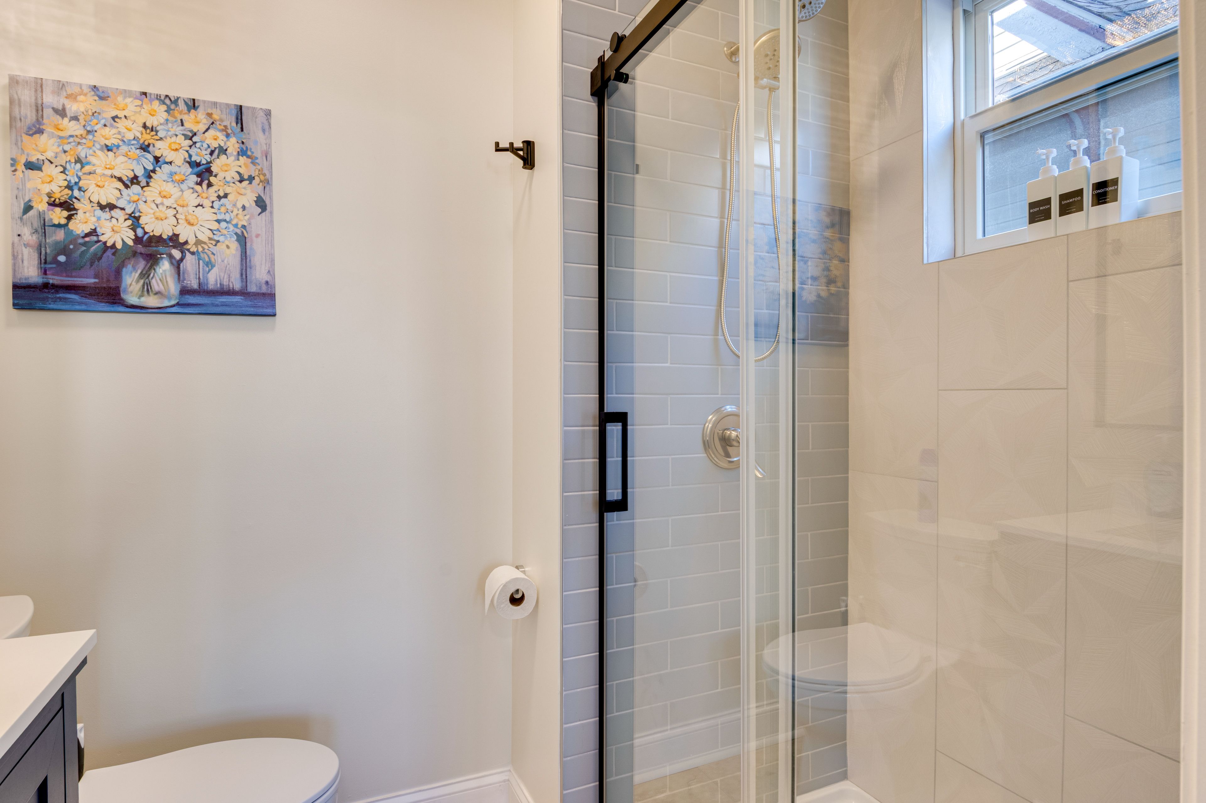 Full Bathroom | 1st Floor