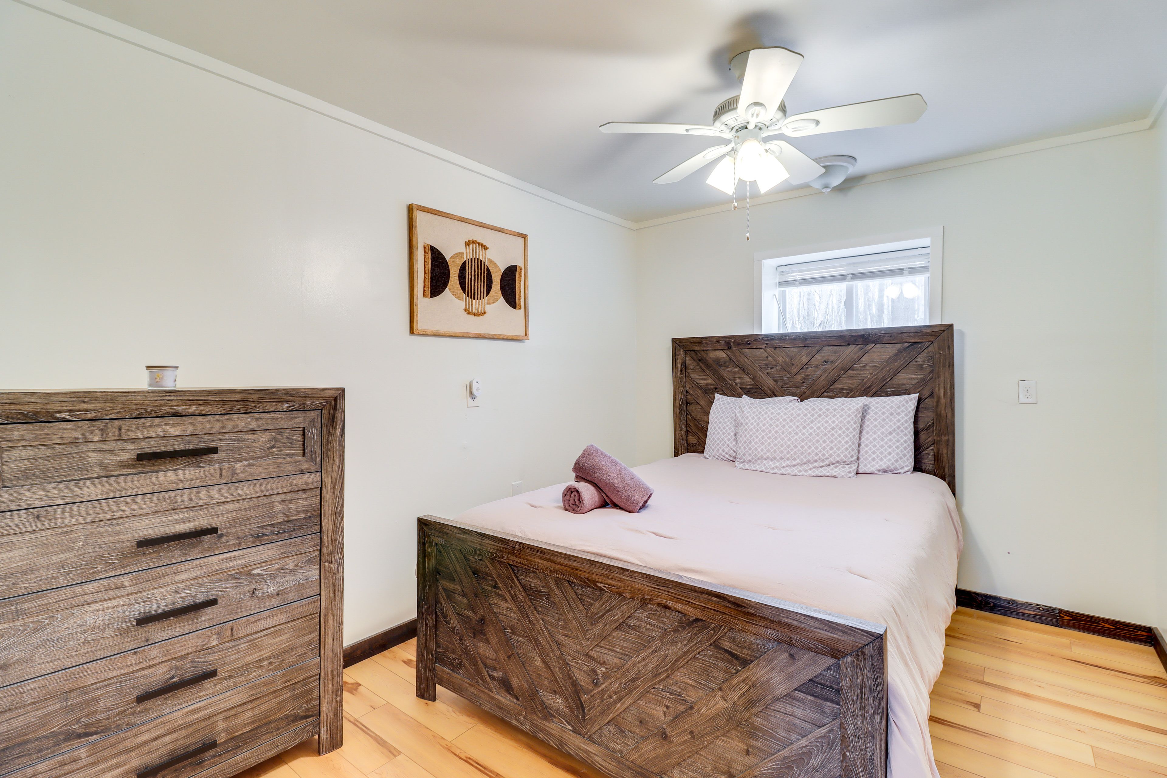 Bedroom 3 | Queen Bed | 1st Floor