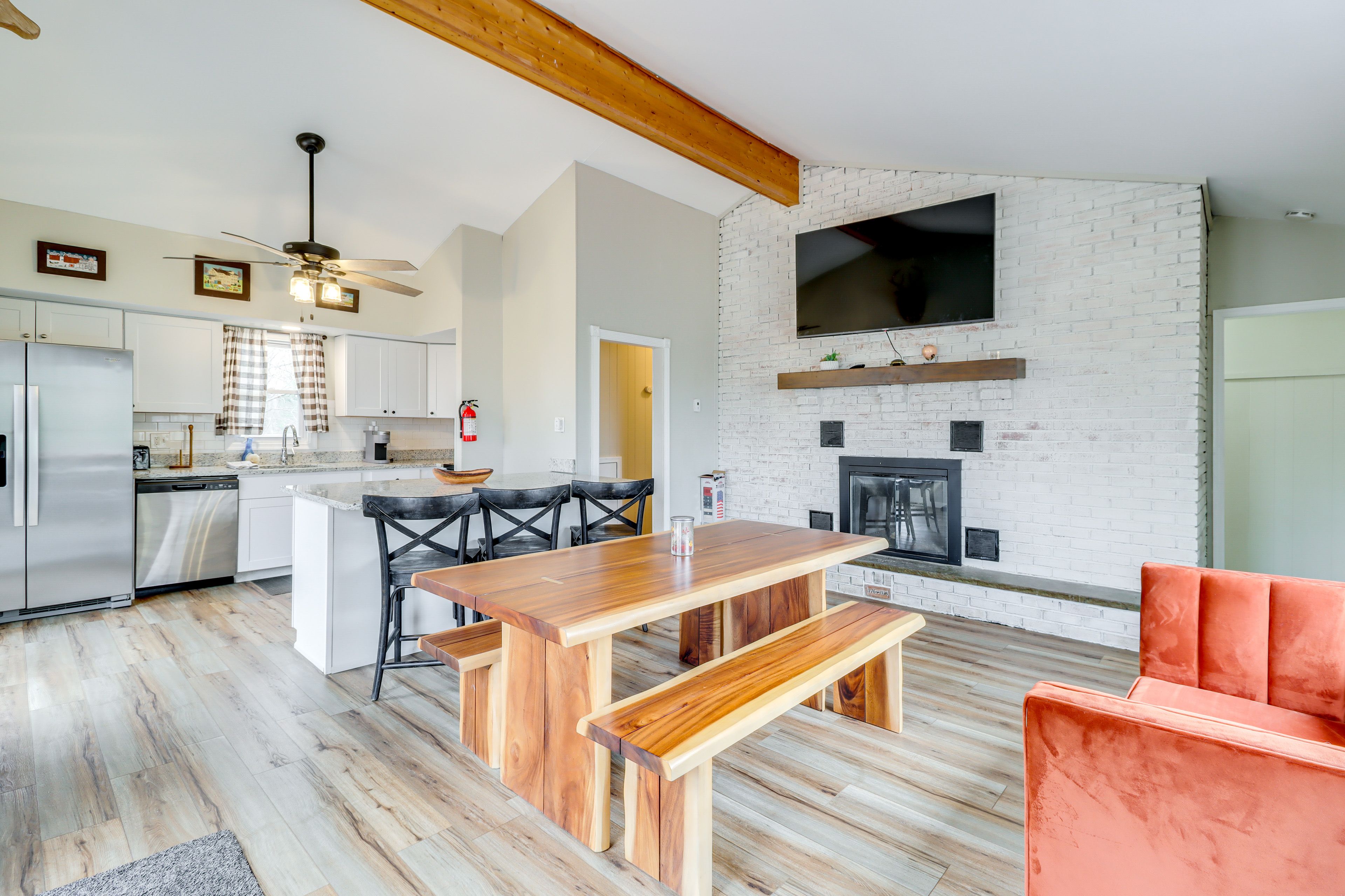 Blakeslee Vacation Rental | 3BR | 2BA | 2,100 Sq Ft | Stairs Required