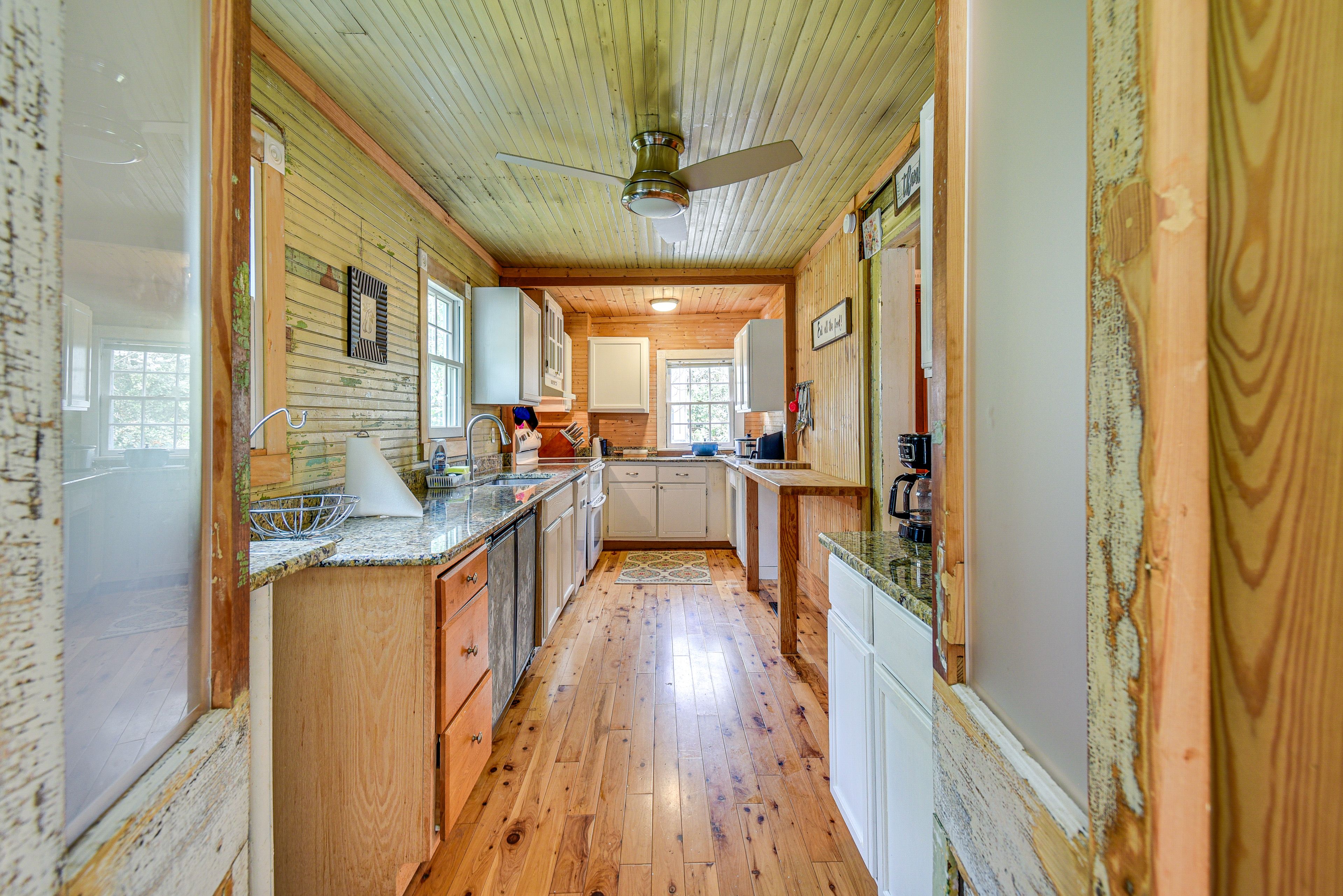 Kitchen | 1st Floor