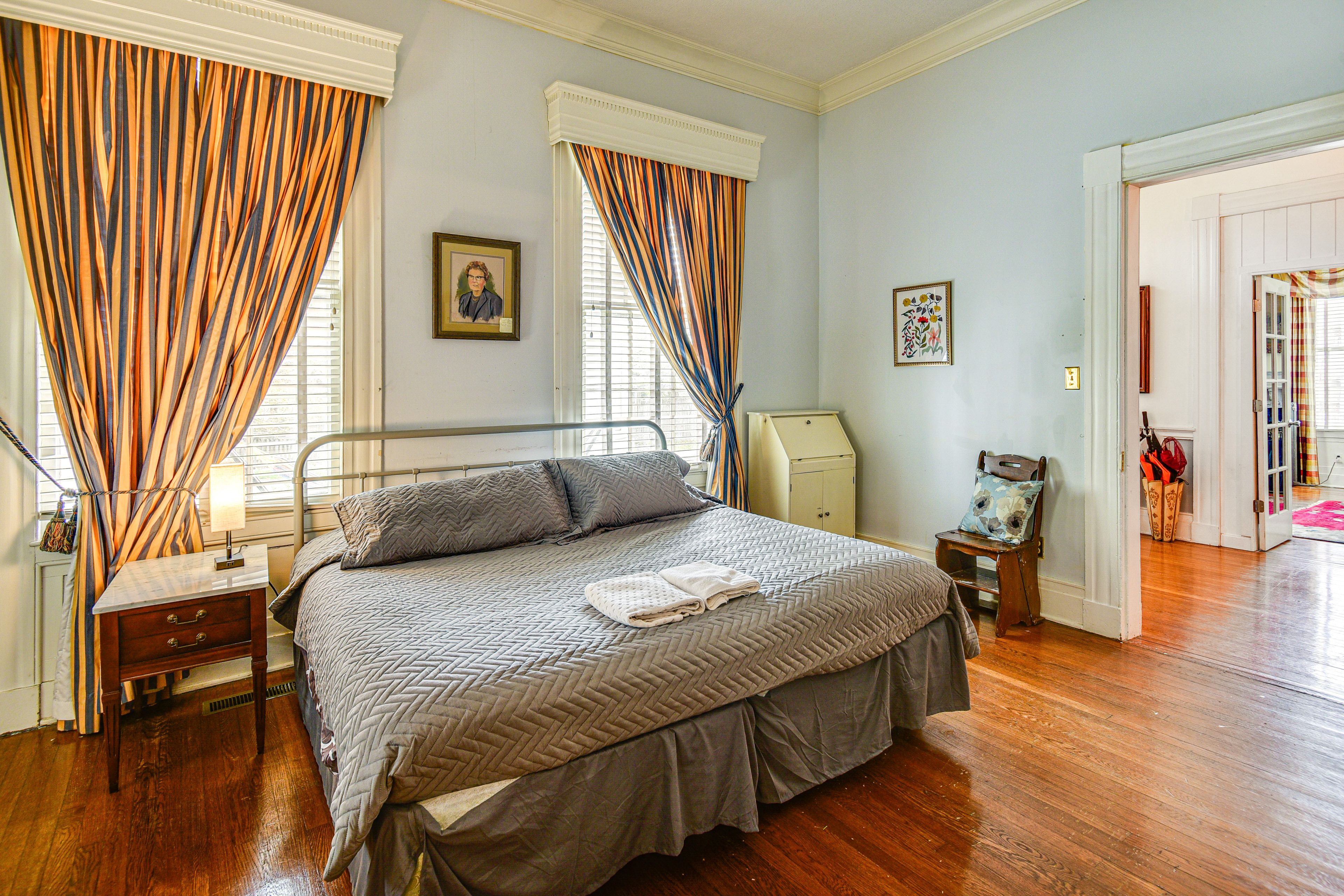 Bedroom 3 | King Bed | Linens | 1st Floor