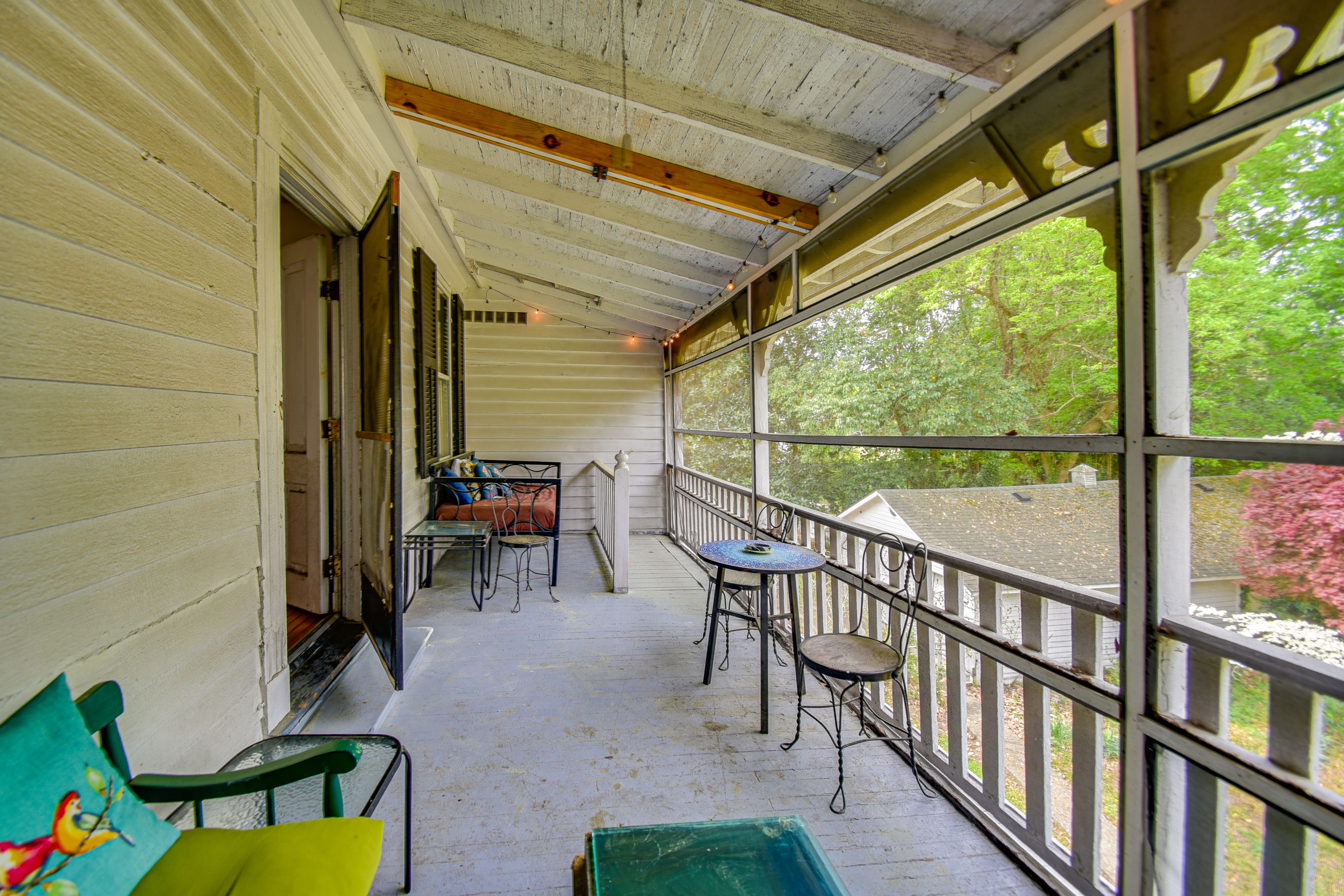 Screened-In Porch