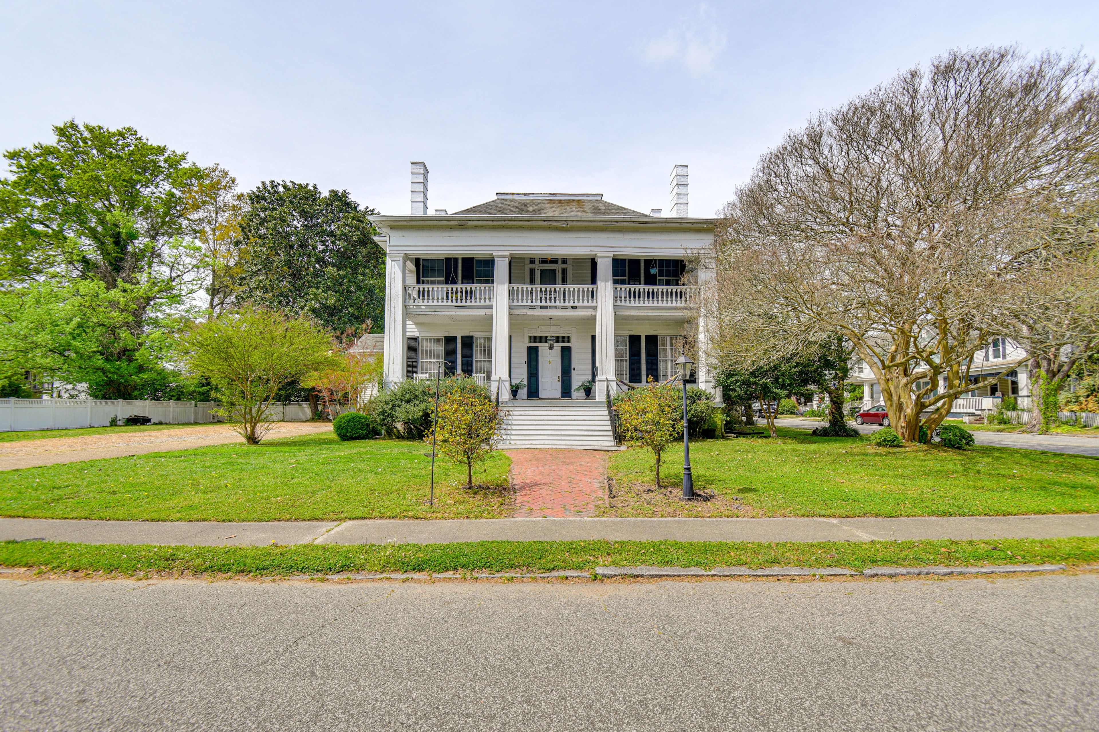 Elizabeth City Vacation Rental | 6BR | 3.5BA | 3,600 Sq Ft | Stairs Required