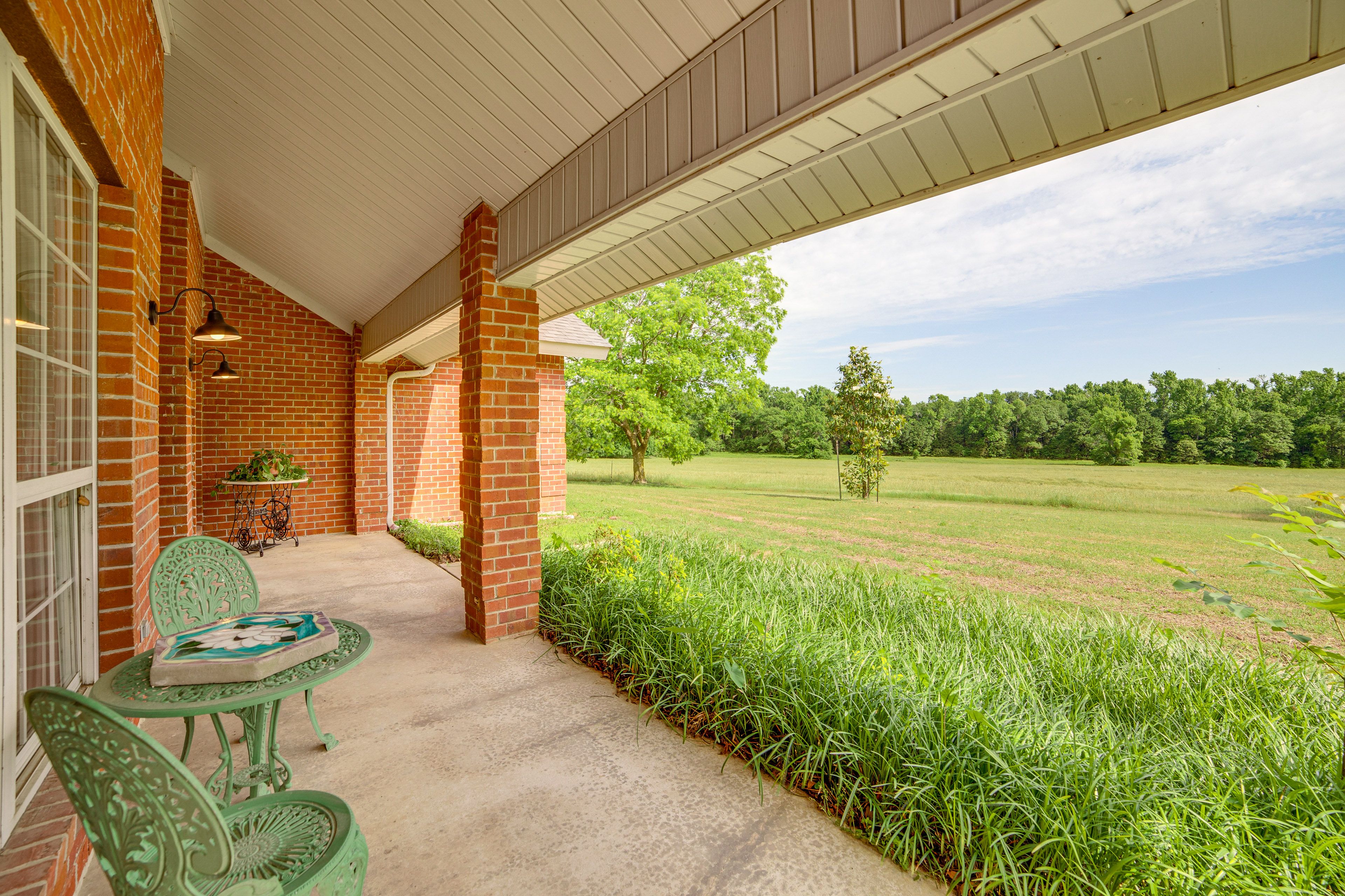 Front Porch | Dining Area | Tranquil Rural Setting