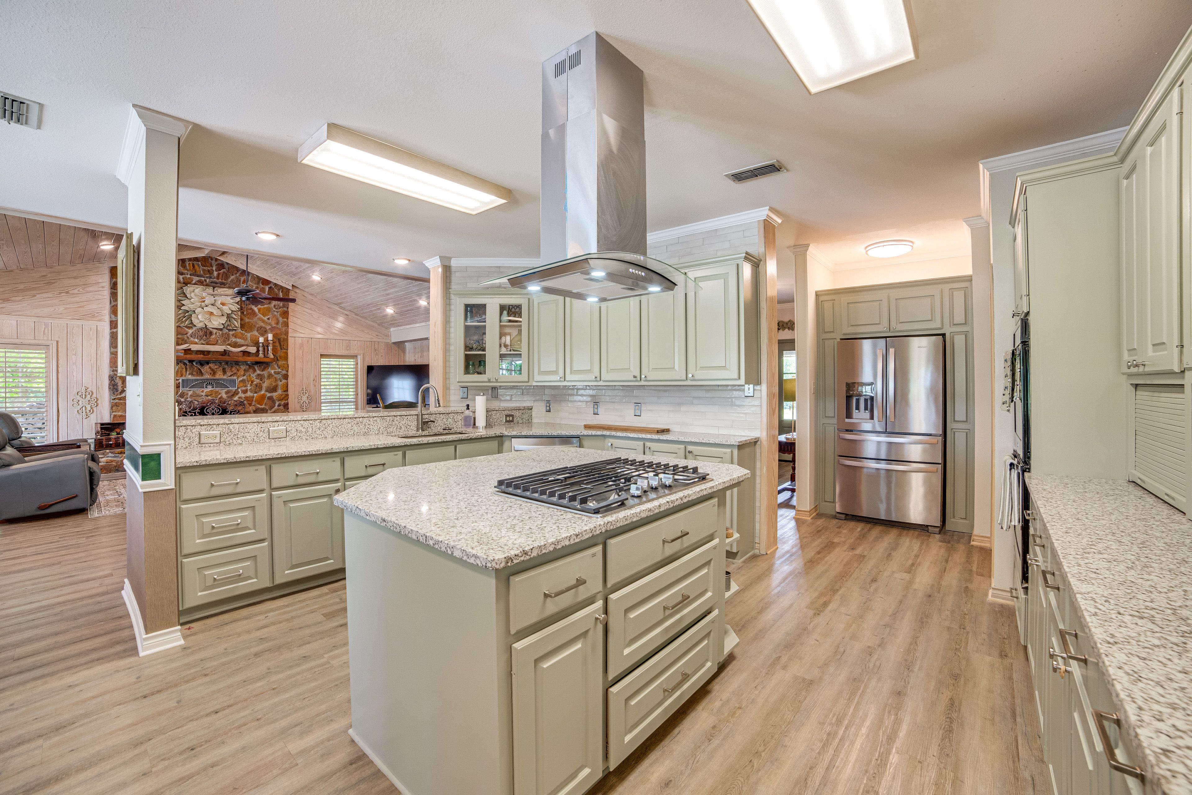Kitchen | 1st Floor | 2 Sinks | Dishwasher | Keurig Coffee Maker