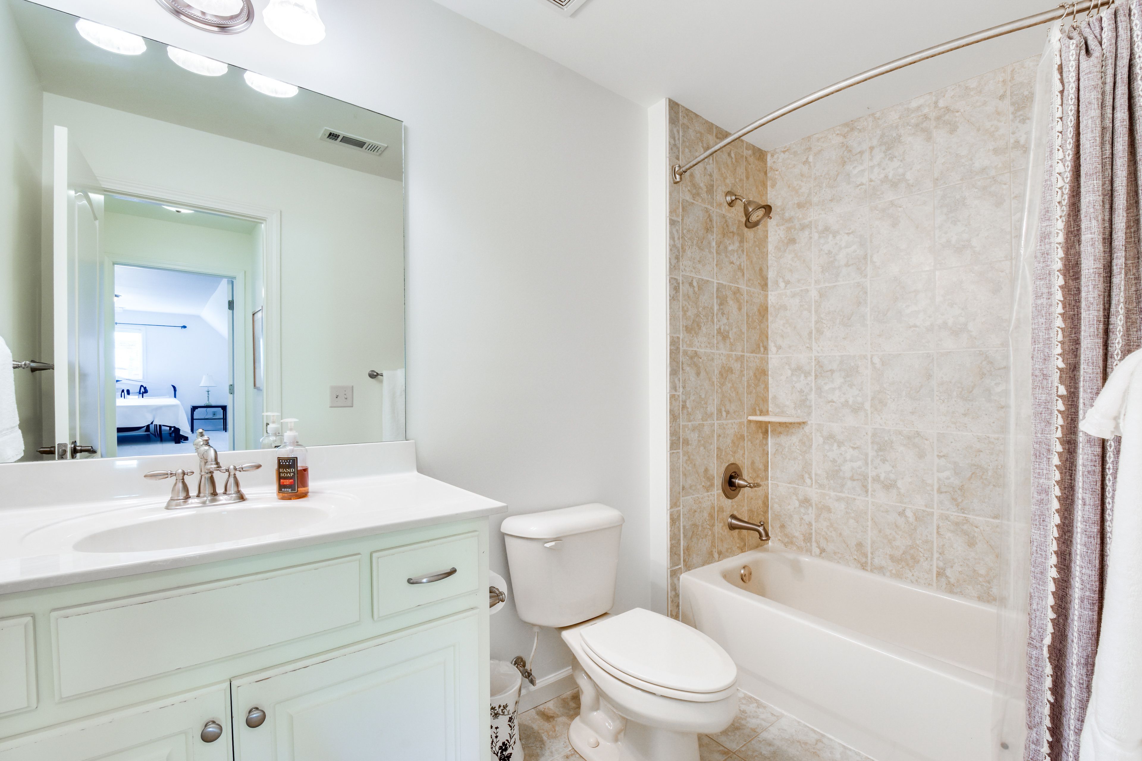 En-Suite Bathroom | 2nd Floor