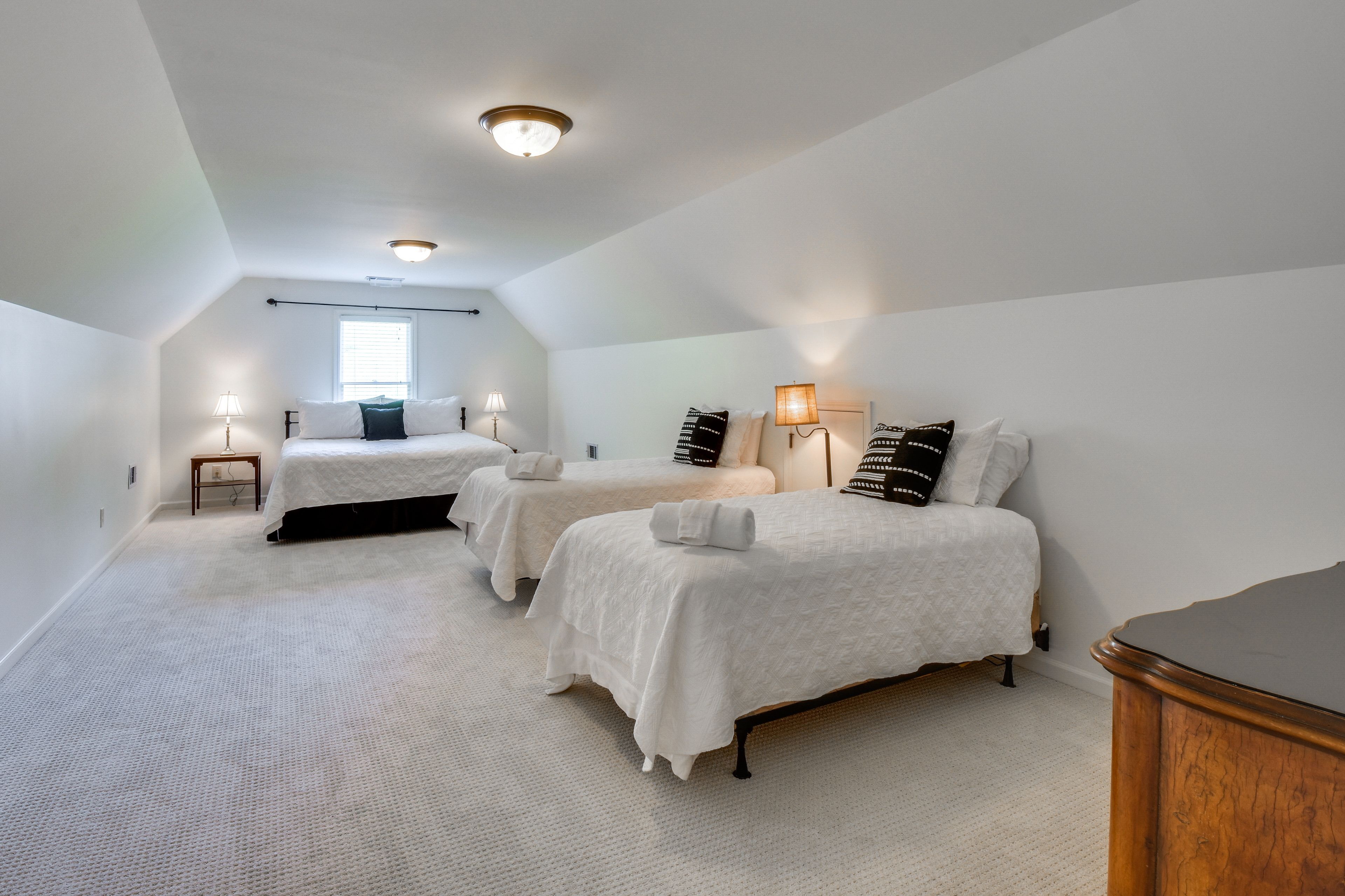 Bedroom 3 | King Bed | 2 Twin Beds | 2nd Floor