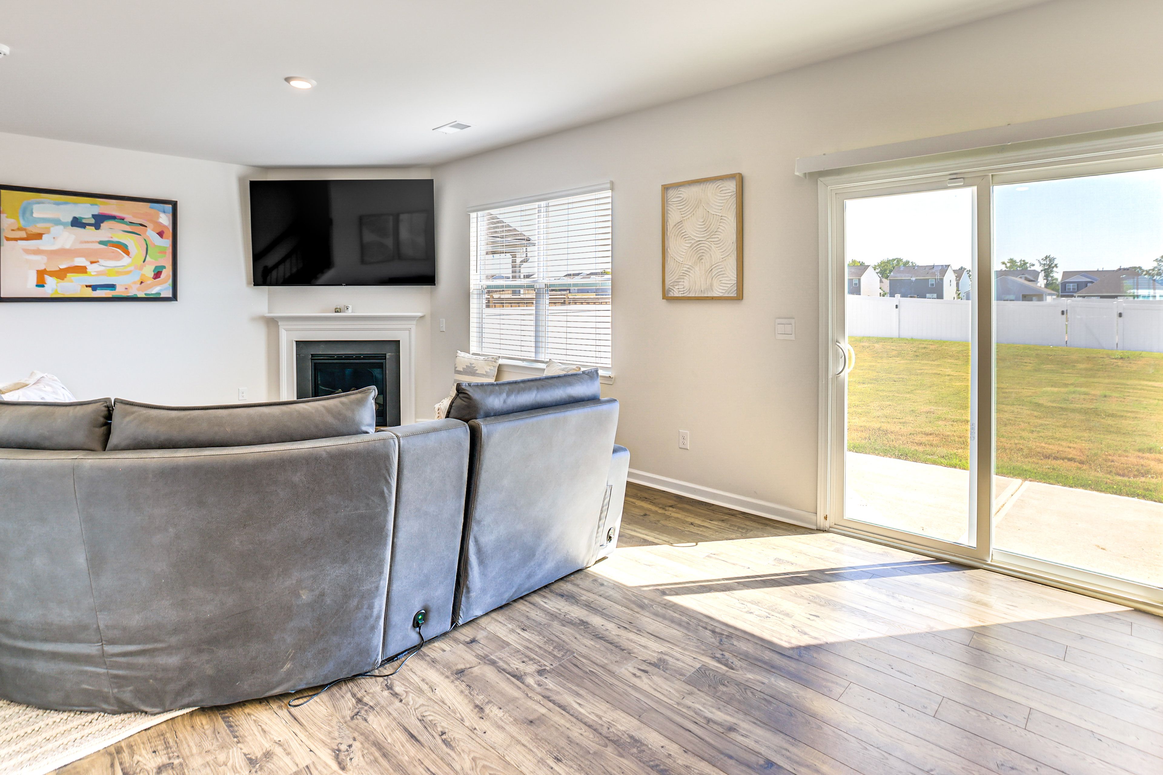 Living Room | Free WiFi | Smart TV | 1st Floor