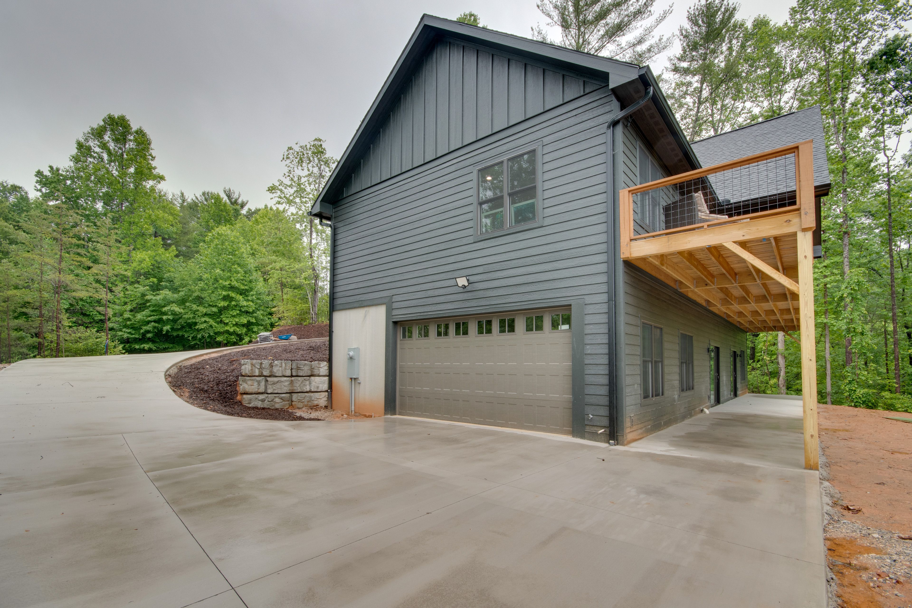 Exterior | Driveway (2 Vehicles) | Garage (2 Vehicles) | RV/Trailer Parking