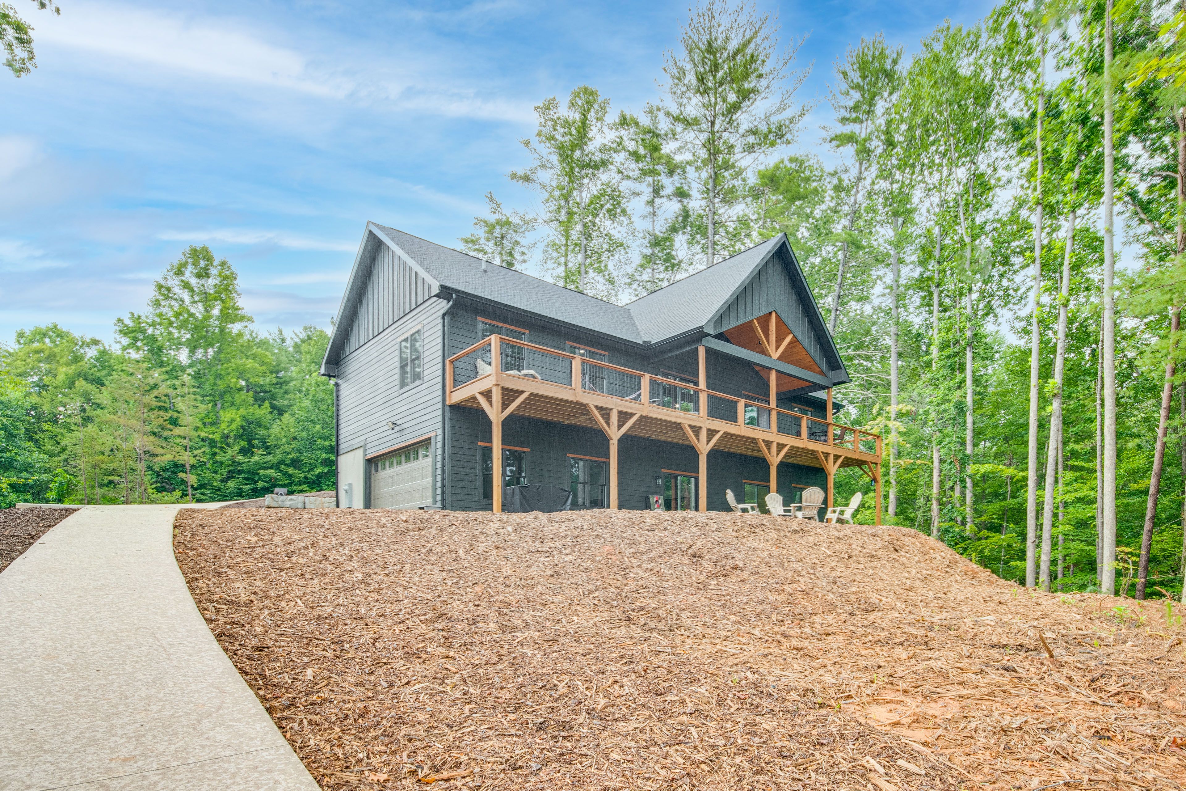 Nebo Vacation Rental | 4BR | 3.5BA | 3,600 Sq Ft | 2 Steps to Enter