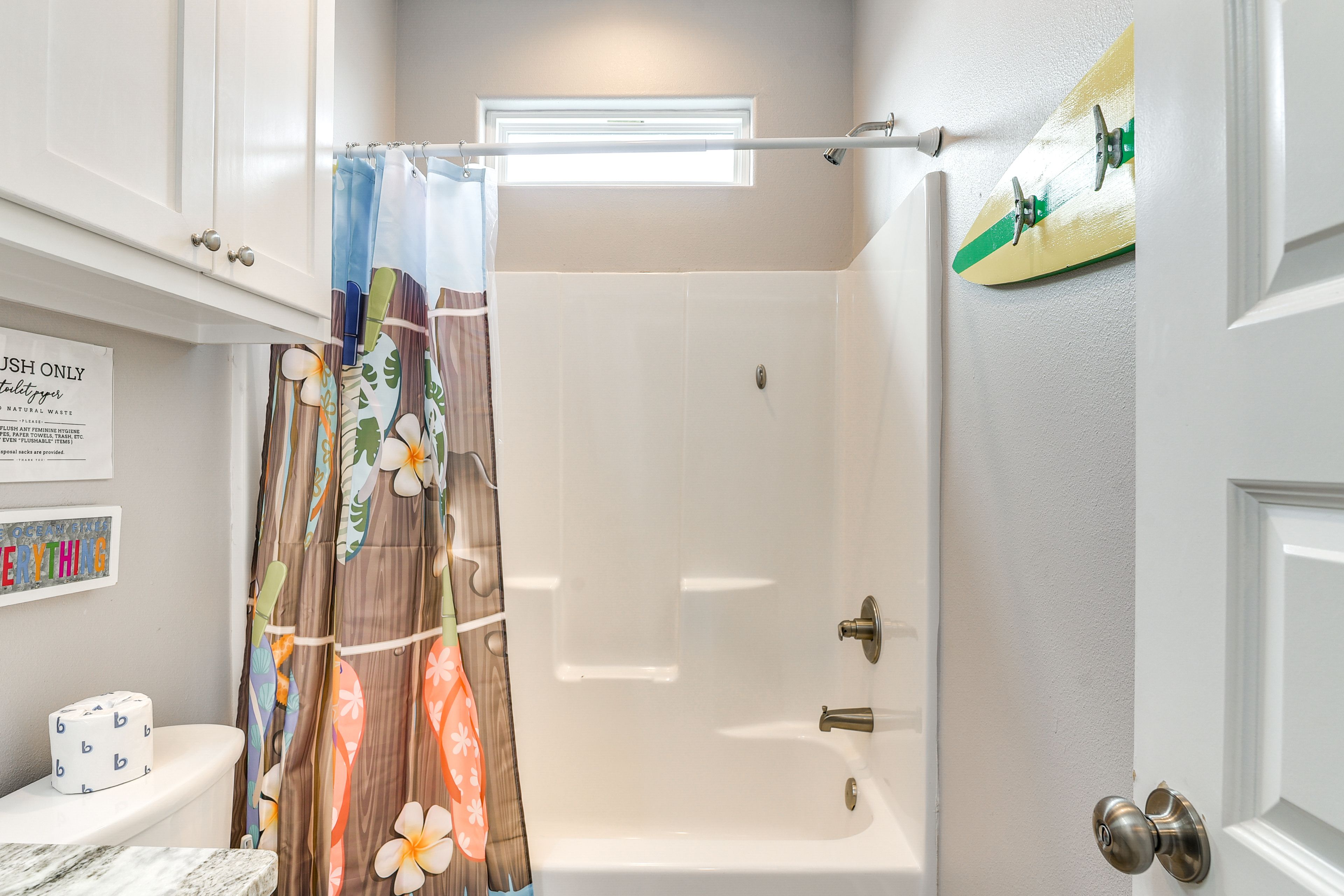 Full Bath | 2nd Floor