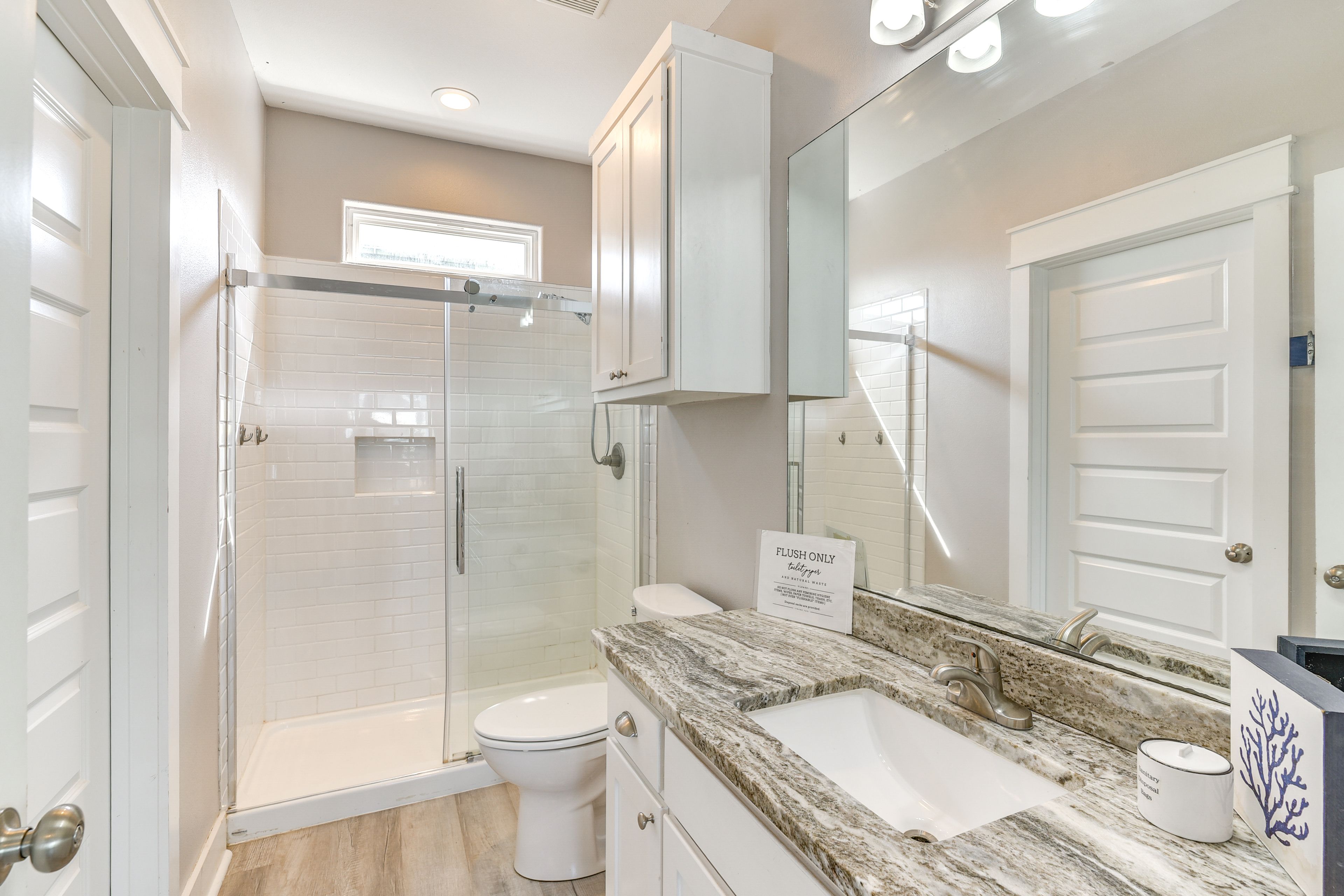 Full Bath | Towels | Hair Dryer | 1st Floor