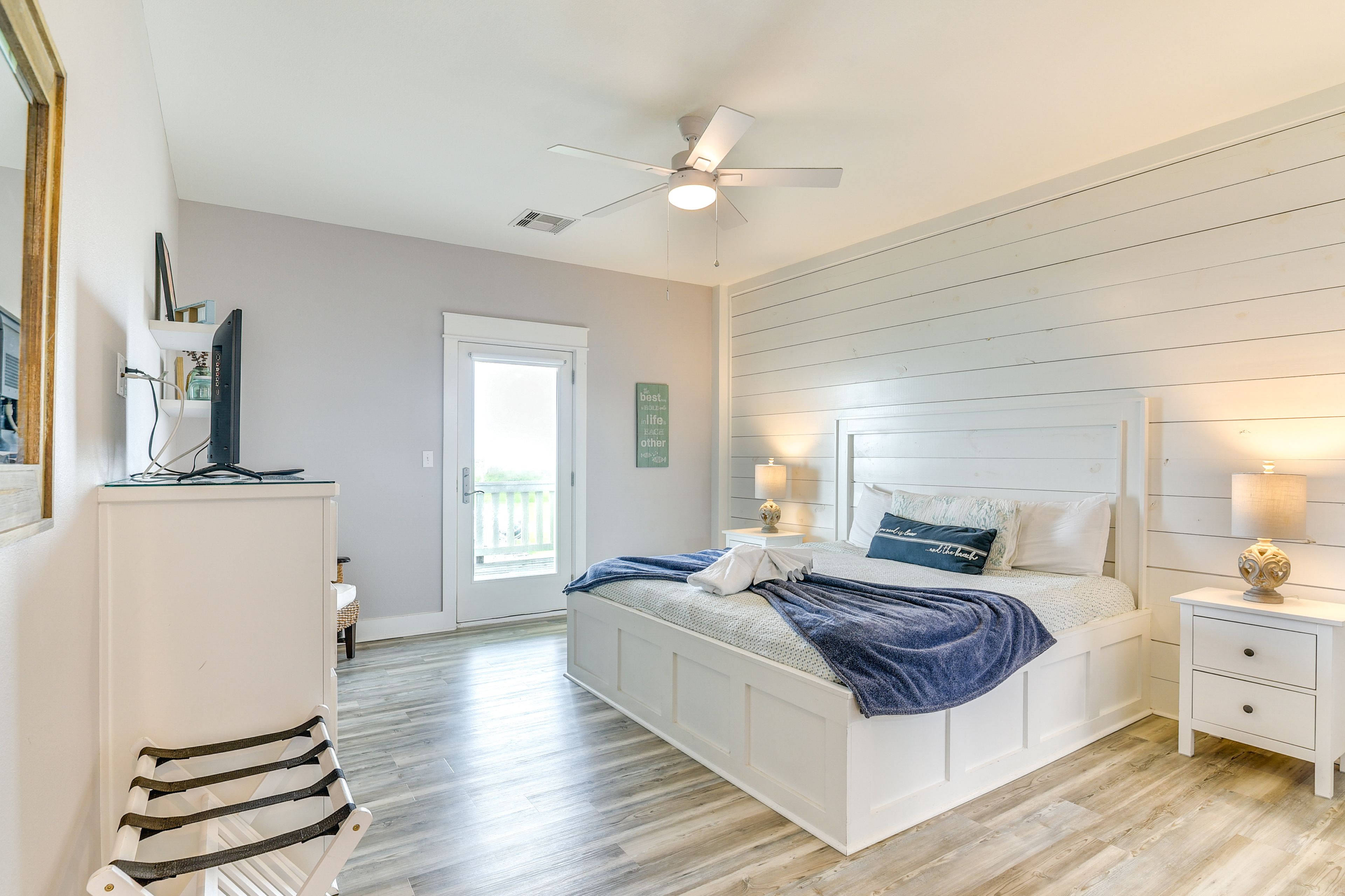 Bedroom 2 | King Bed | 2nd Floor