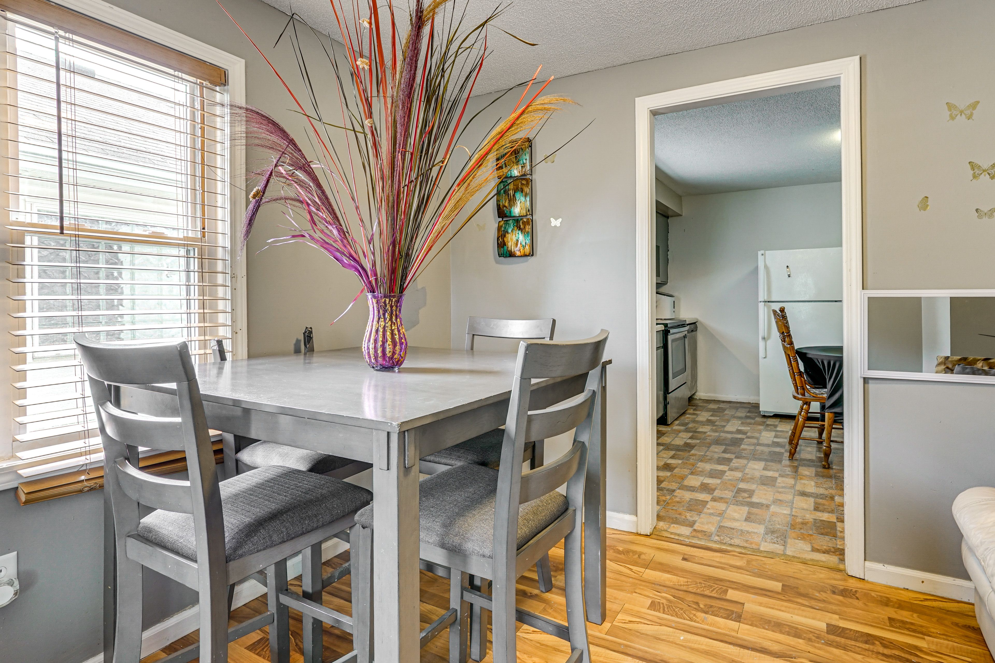 Dining Table | Dishware/Flatware