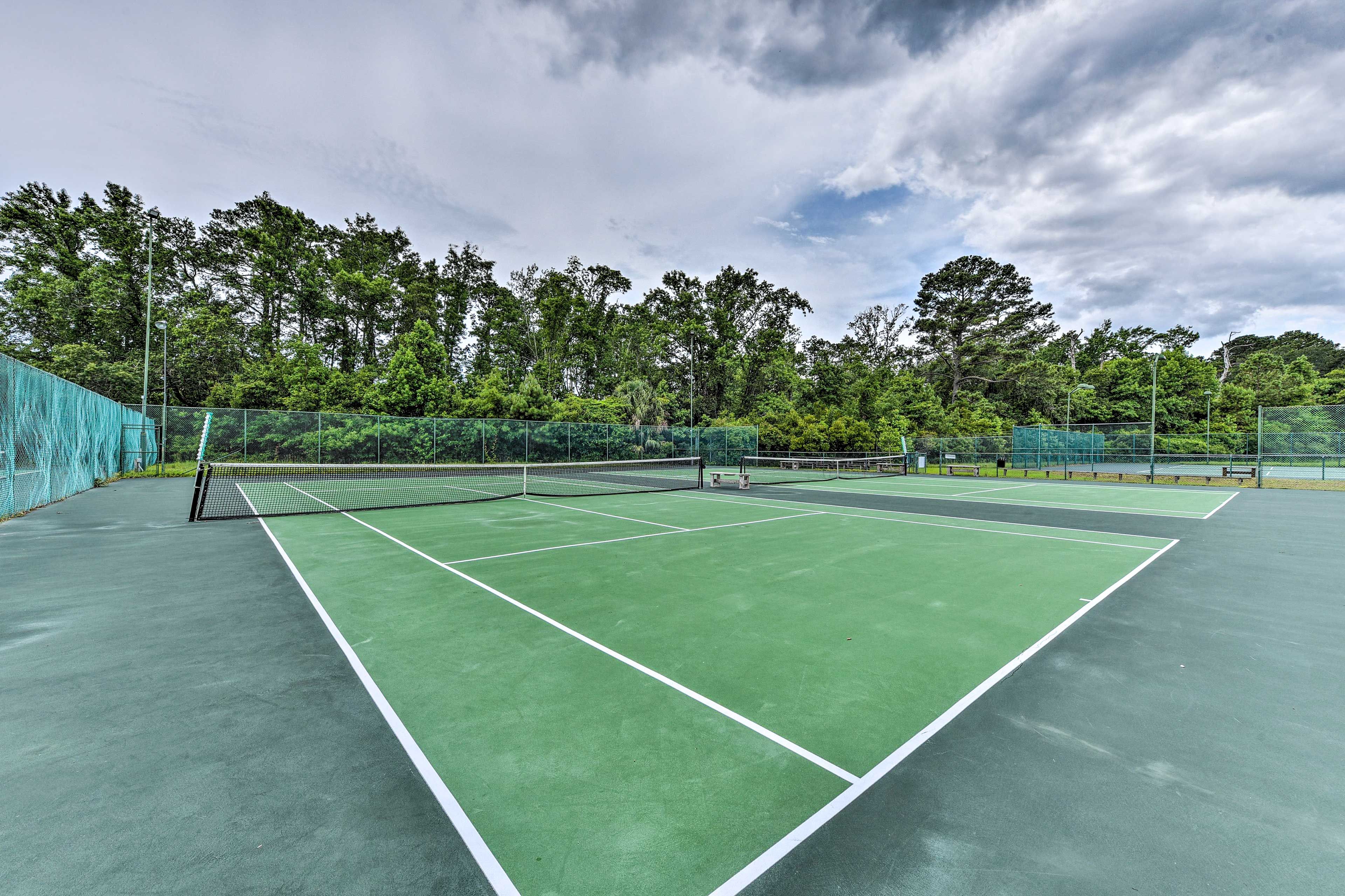 Tennis & Pickleball Courts