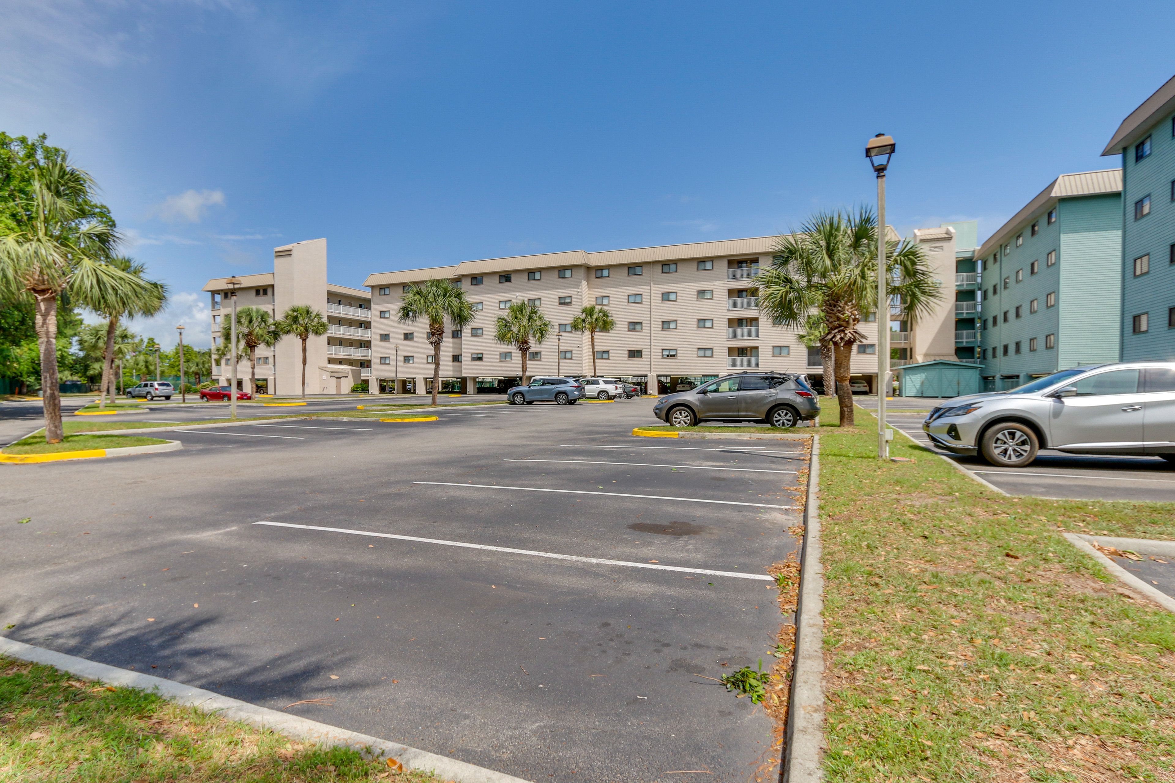 Parking | Community Lot