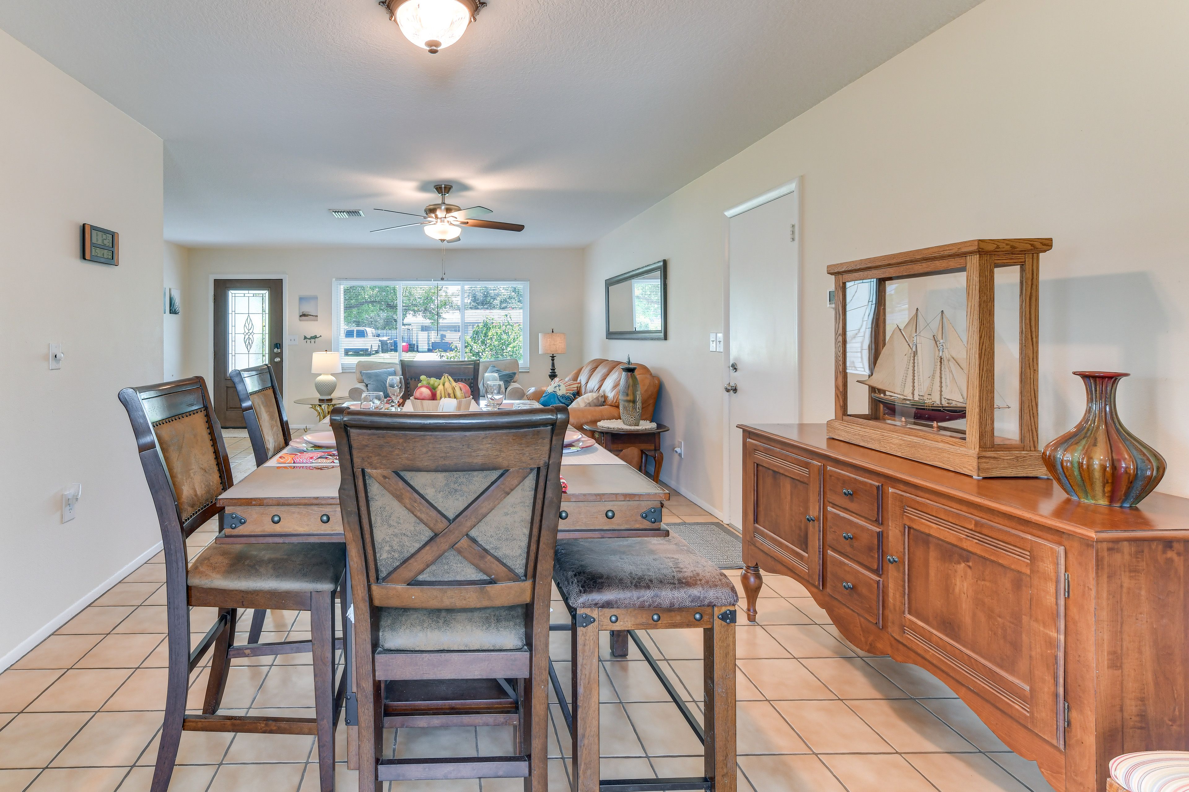 Dining Area | Dishware/Flatware